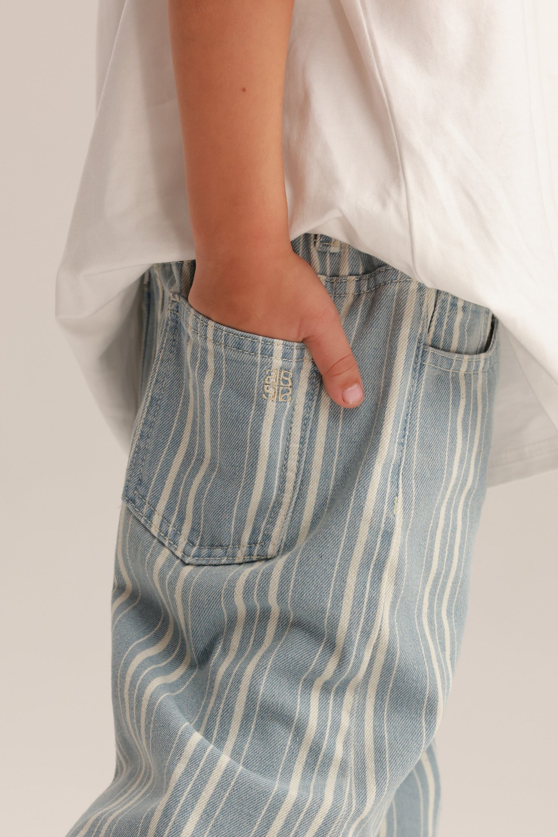 ג'ינס ליאו פסים