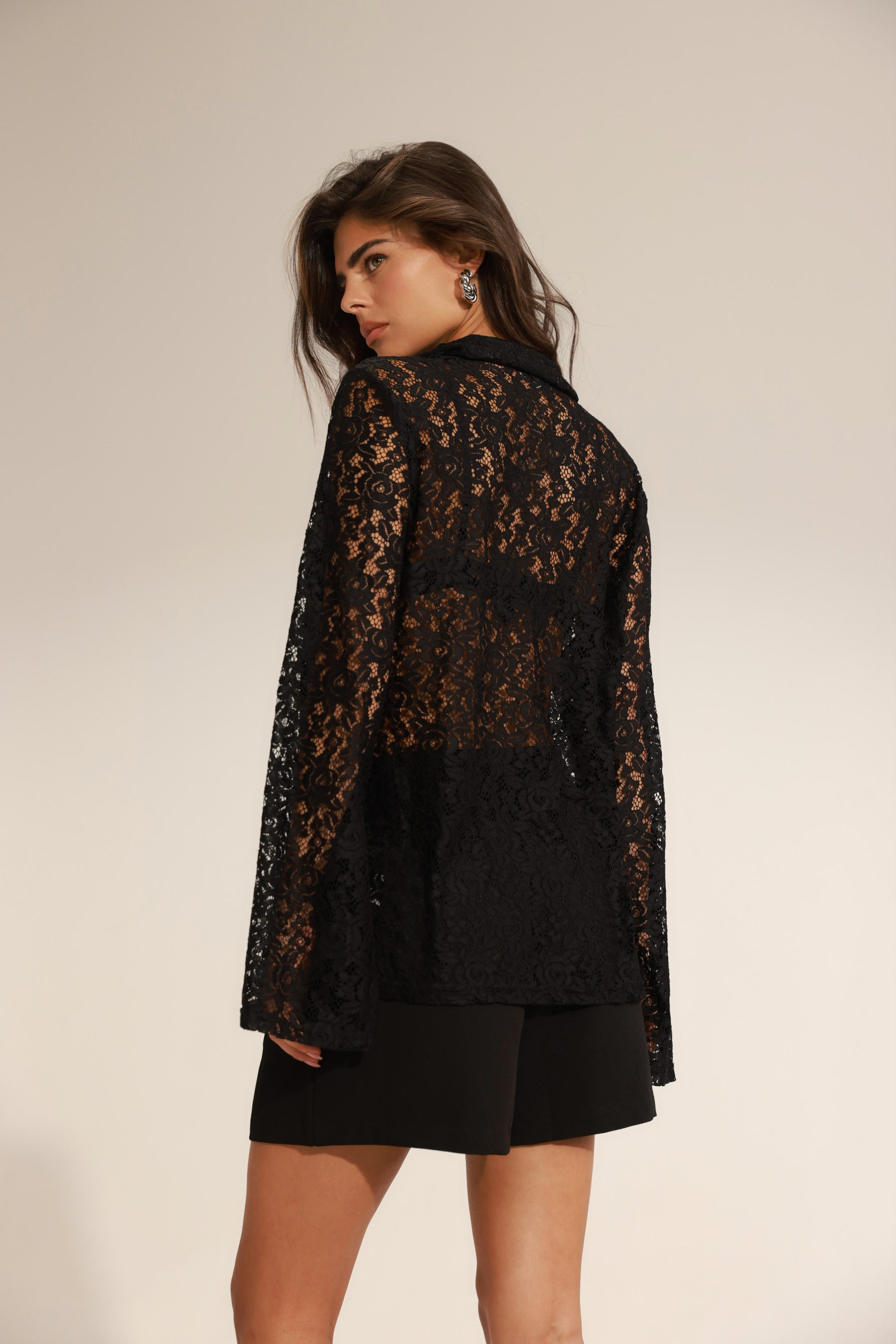 חולצת לוהאן שחורה