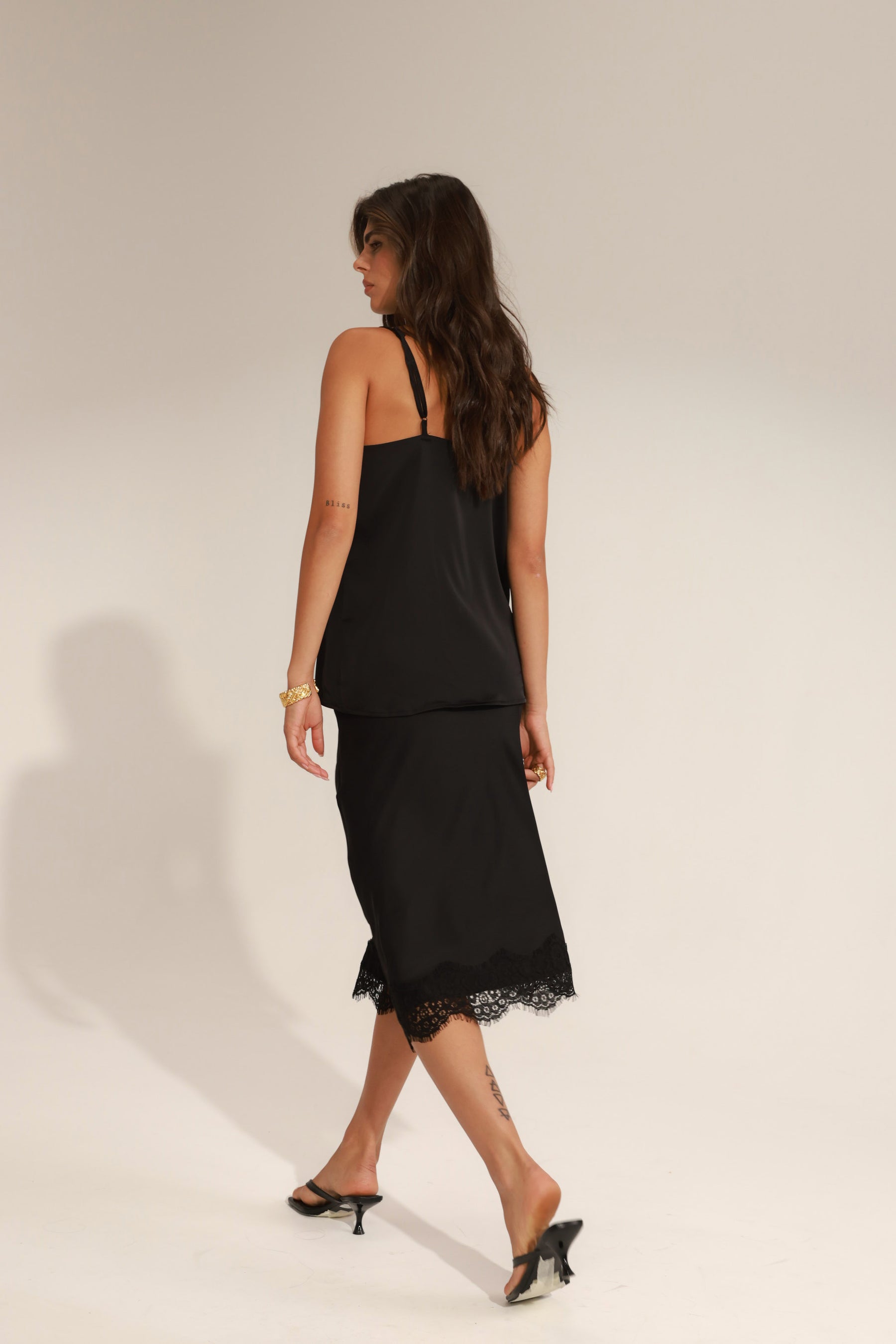 גופיית בלן שחורה