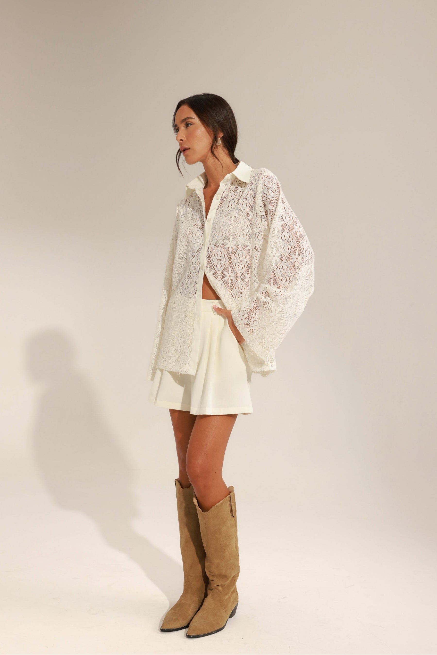 חולצת אמראל שמנת