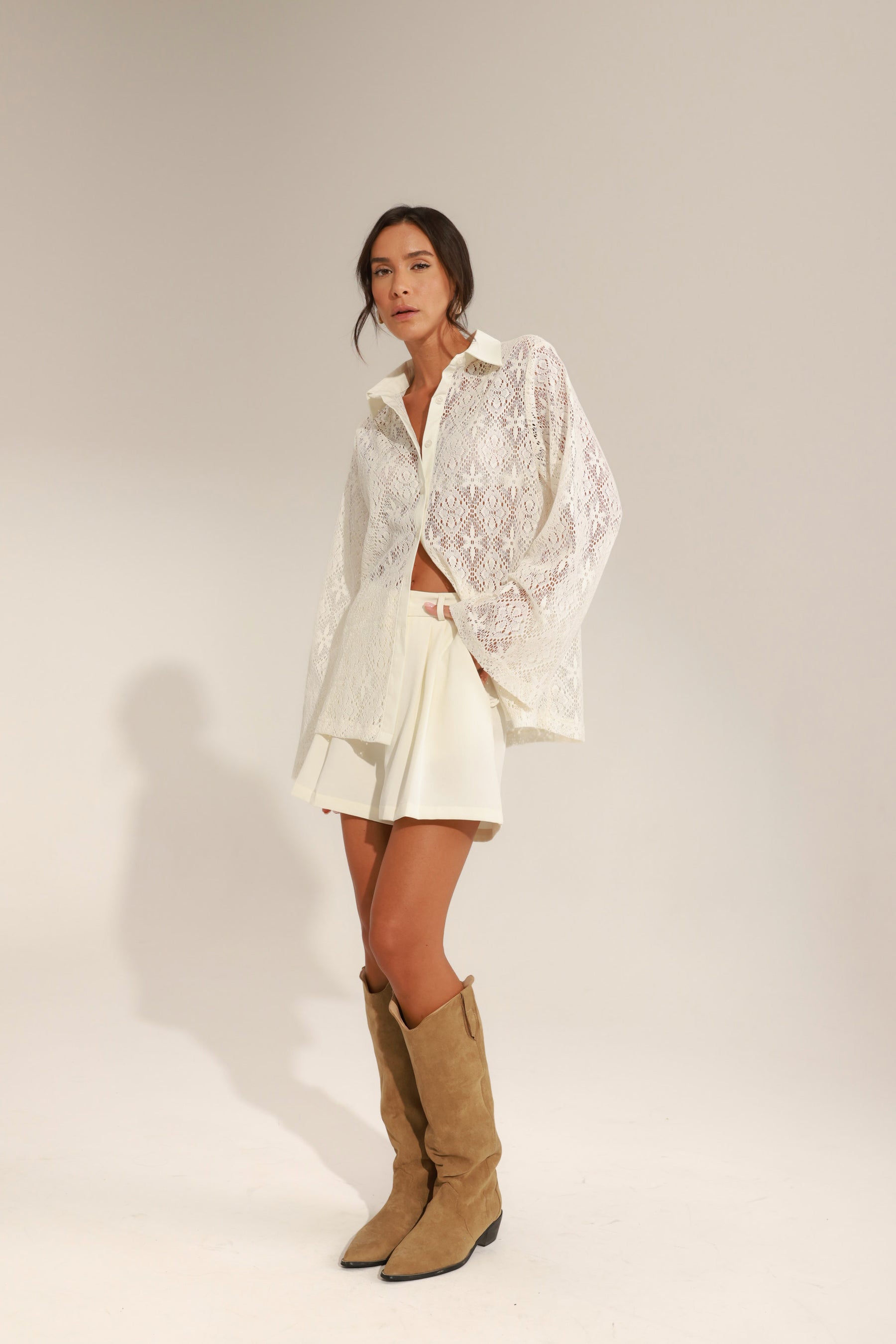 חולצת אמראל שמנת