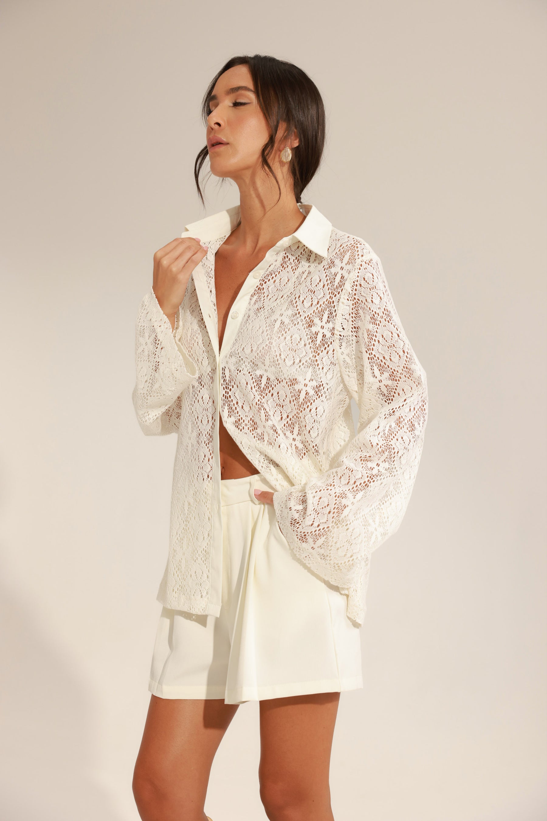 חולצת אמראל שמנת