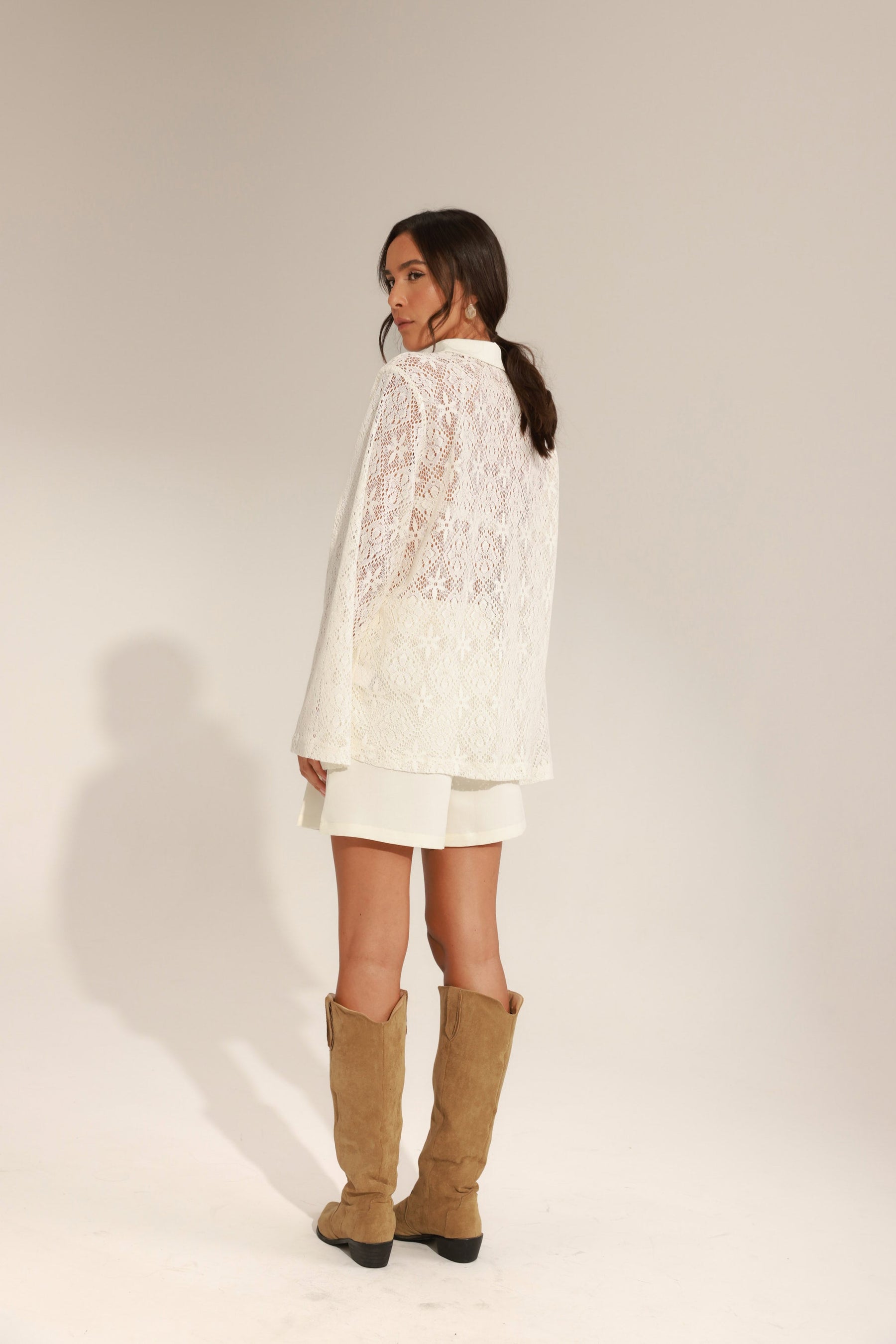 חולצת אמראל שמנת