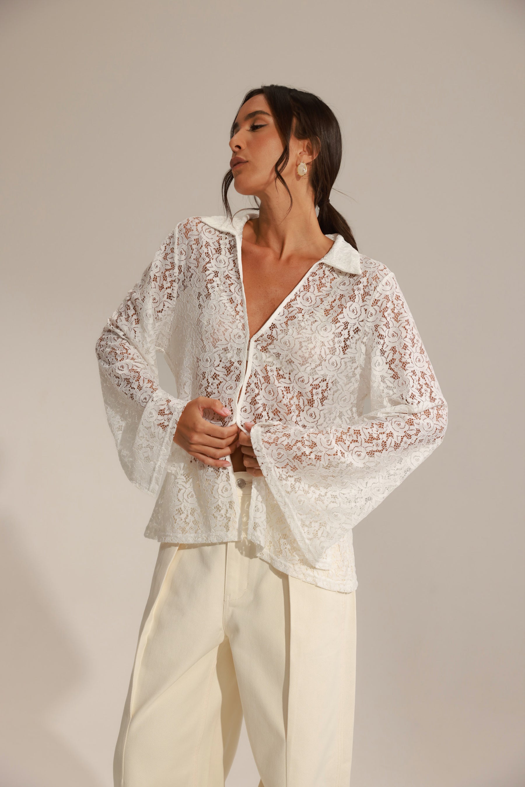 חולצת לוהאן לבנה