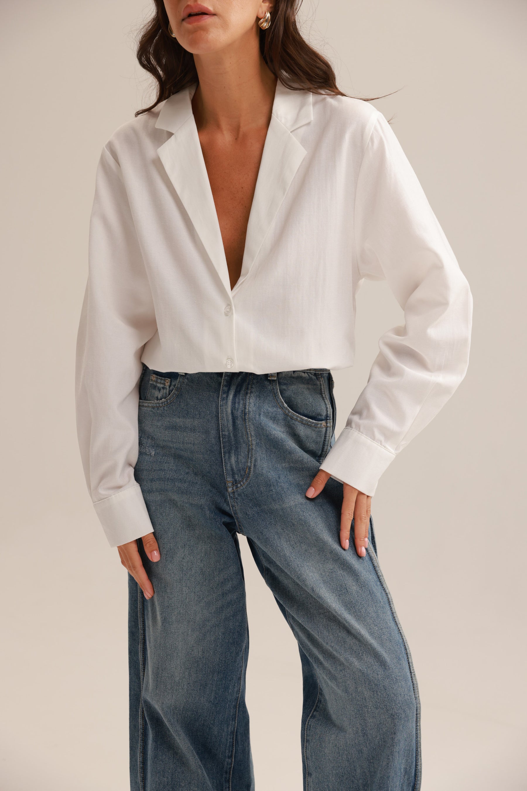 חולצת פאולינה מכופתרת לבנה