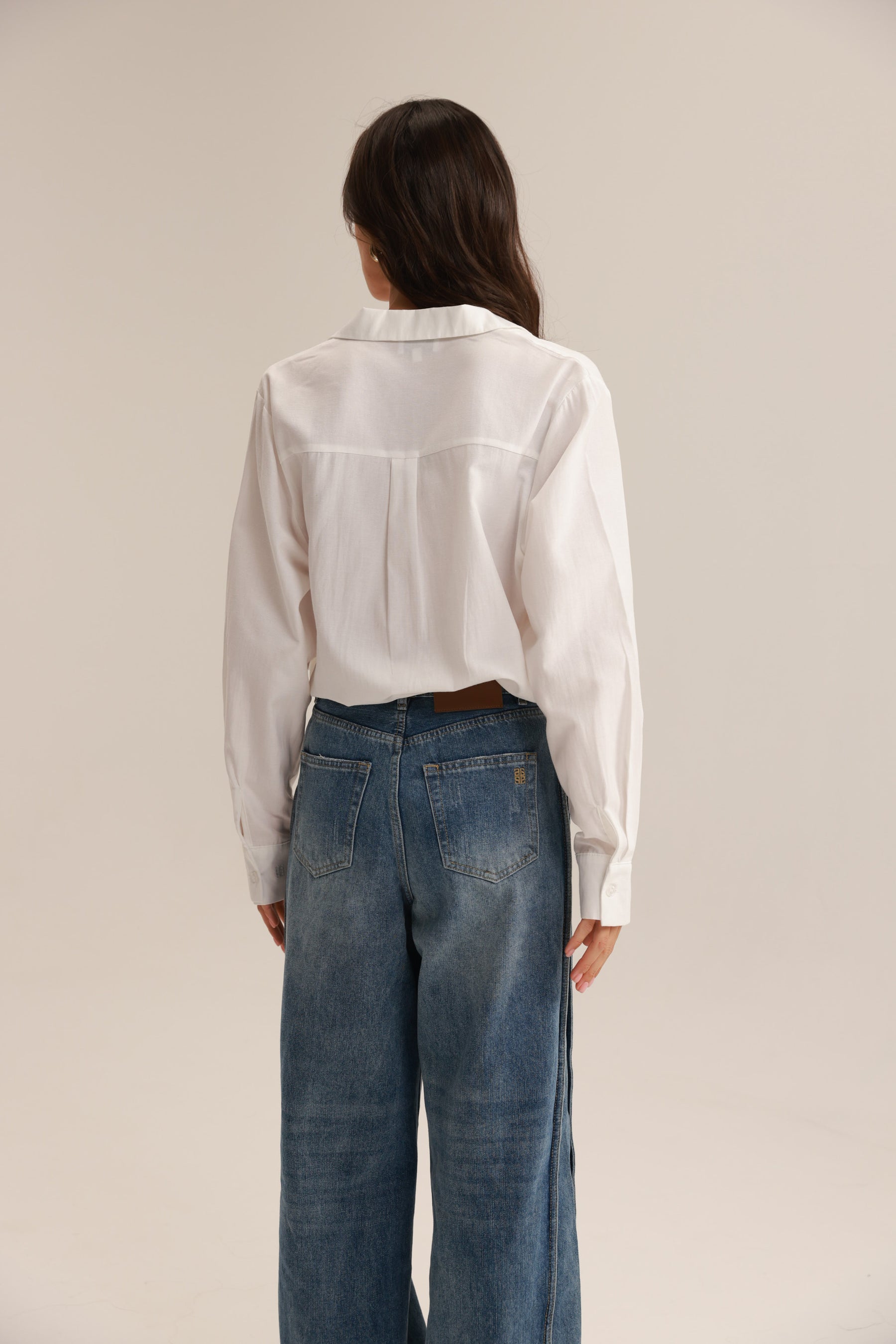 חולצת פאולינה מכופתרת לבנה