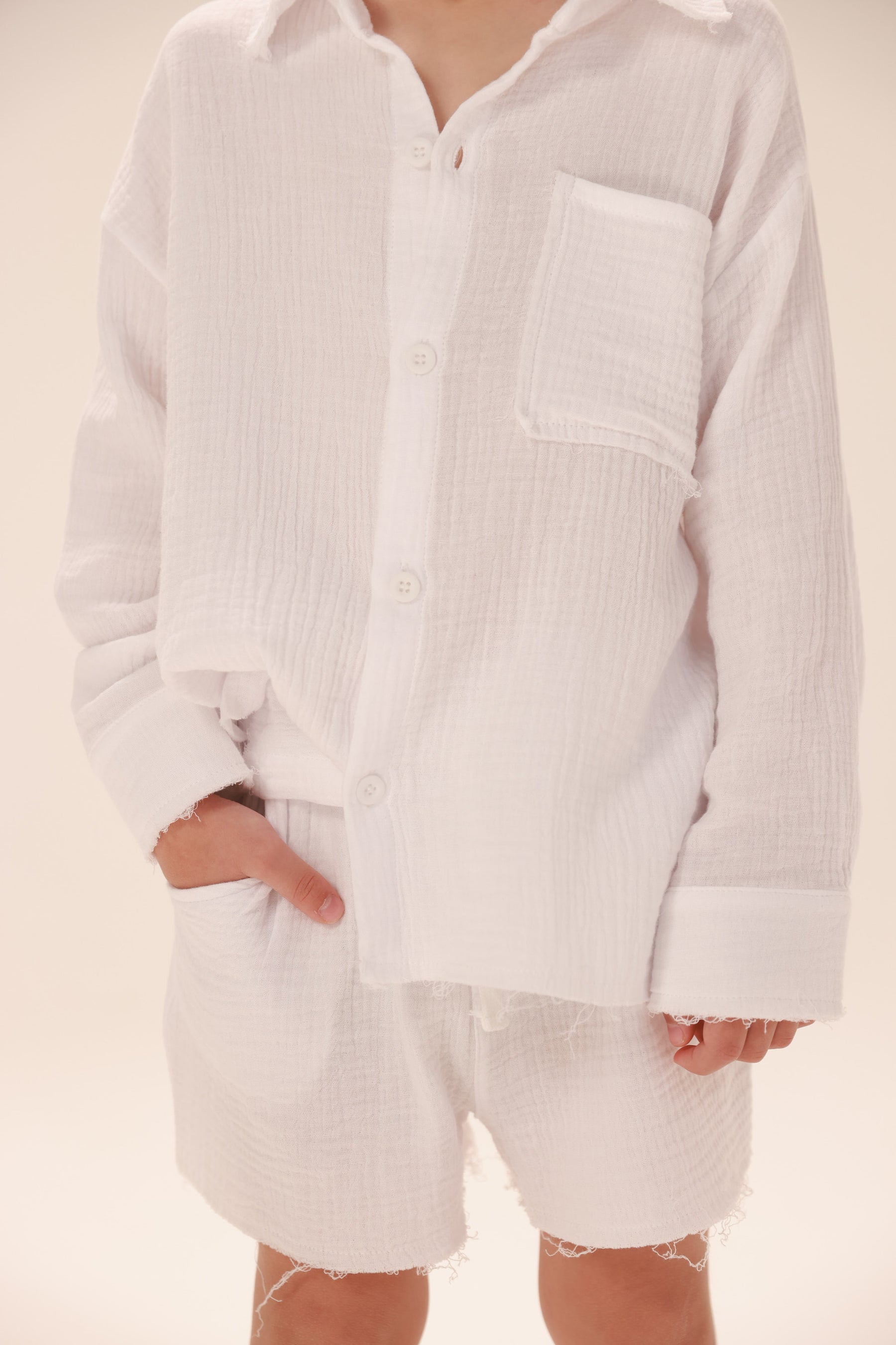 חליפת טראוויס לבנה