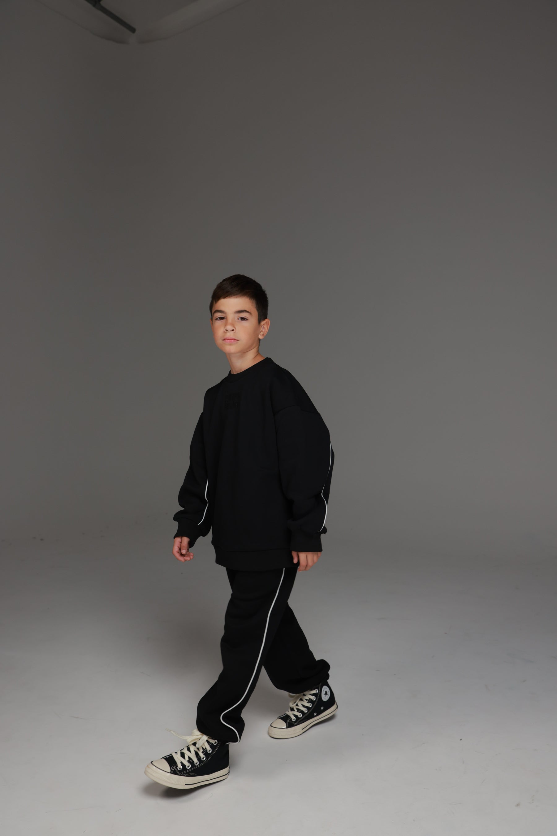 חליפת פיטר שחורה