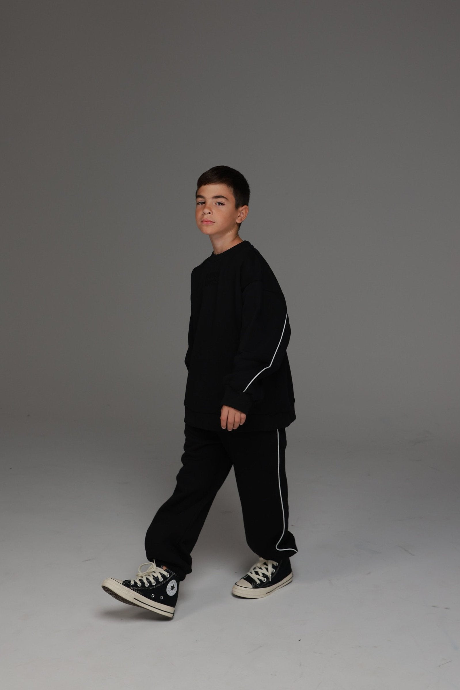 חליפת פיטר שחורה