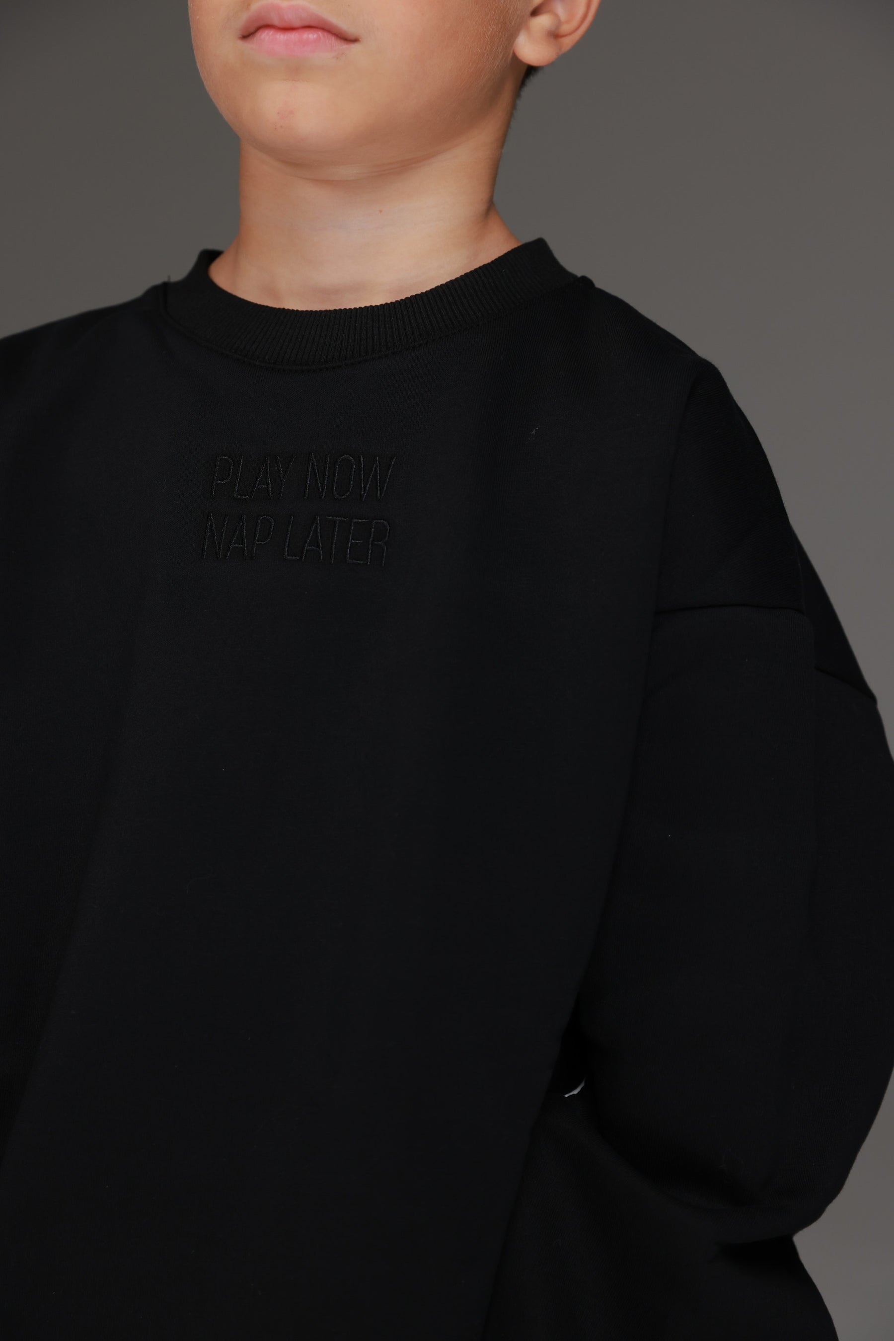 חליפת פיטר שחורה