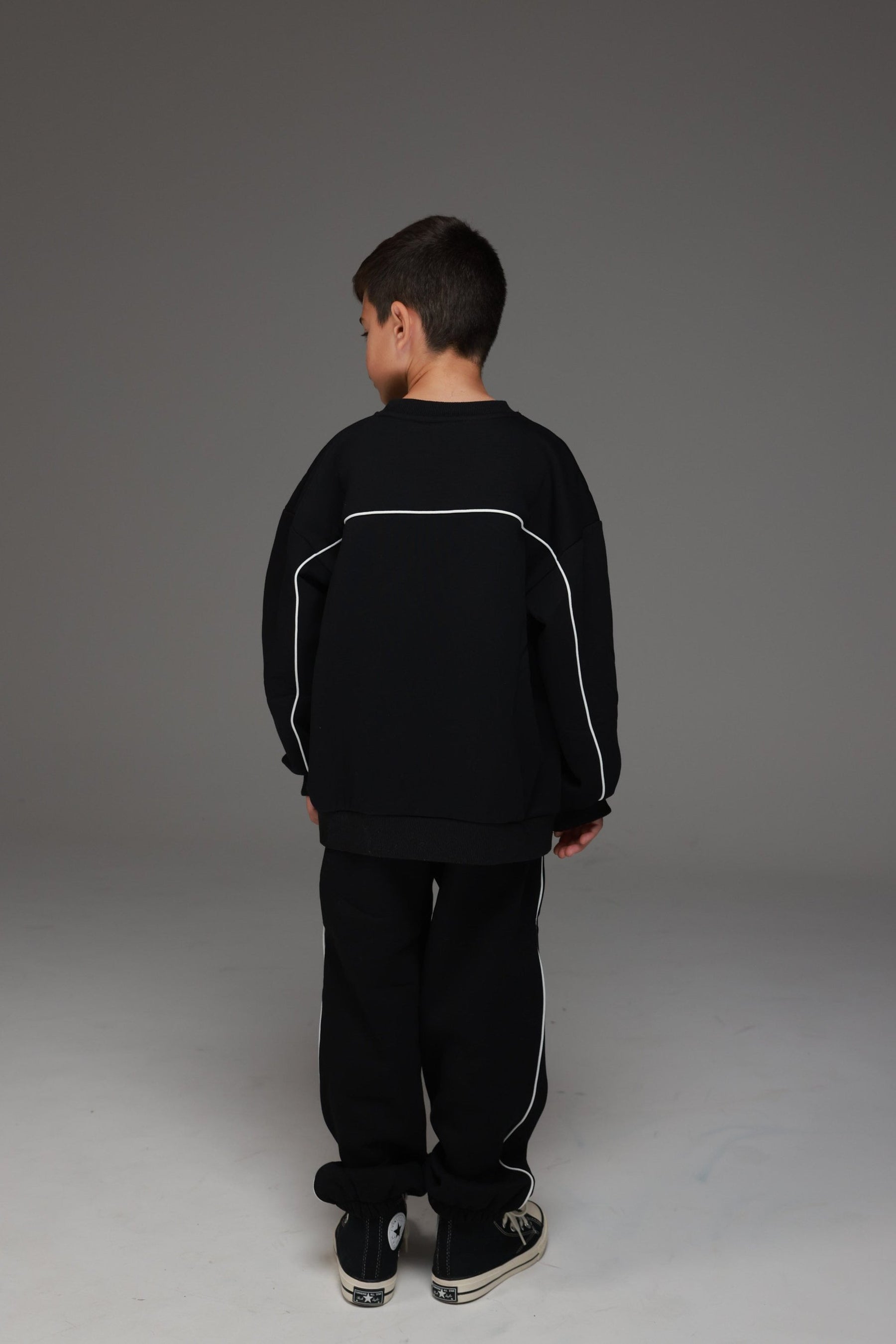 חליפת פיטר שחורה