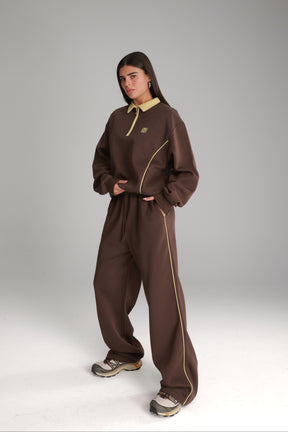 חליפת ג'ון חומה