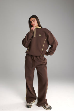 חליפת ג'ון חומה