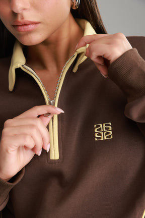 חליפת ג'ון חומה