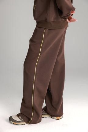 חליפת ג'ון חומה