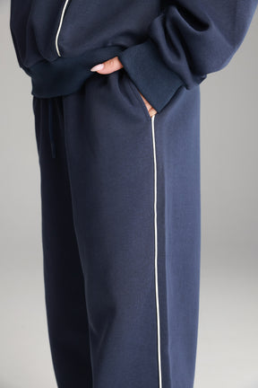 חליפת ג'ון נייבי