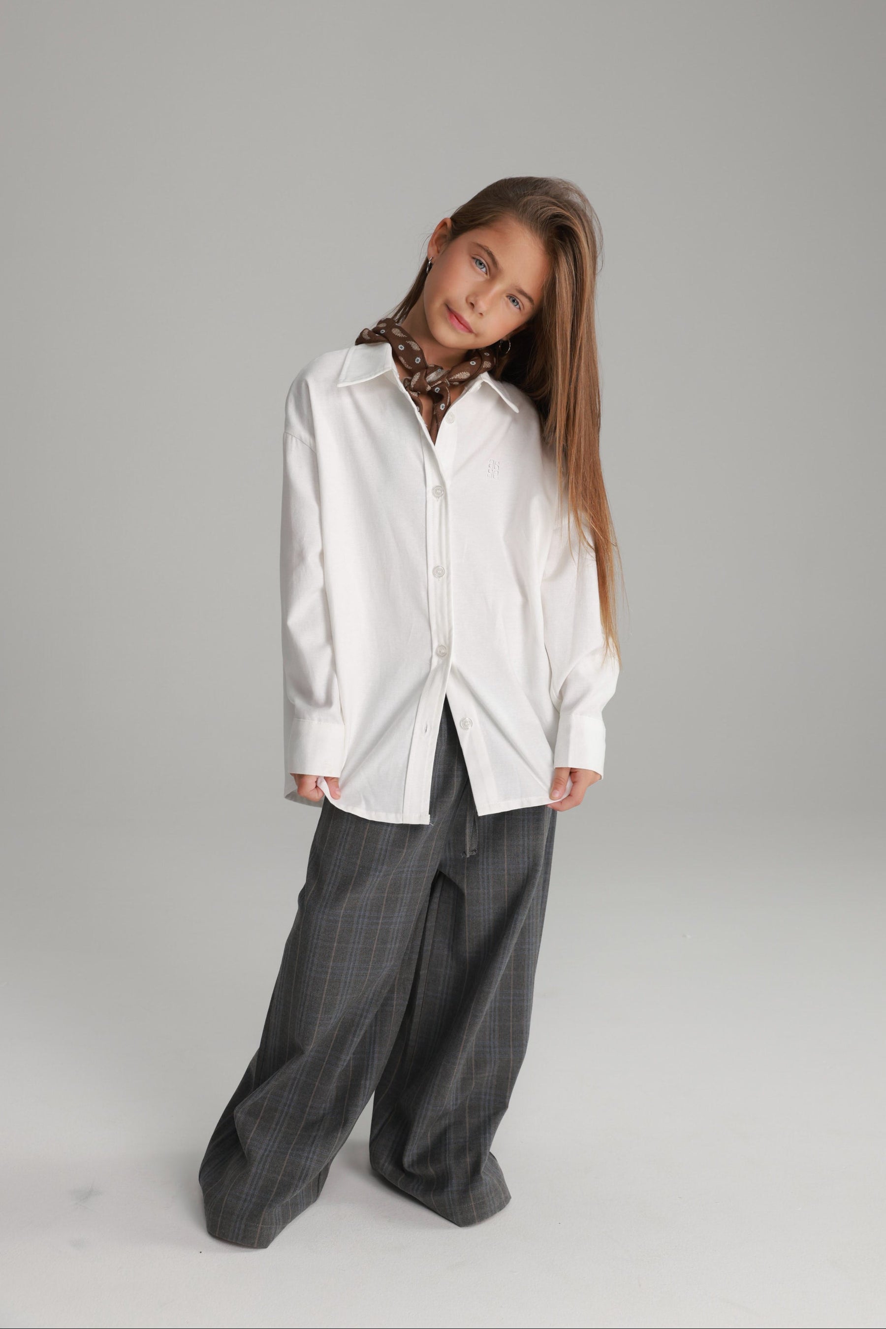 חולצת פרל מכופתרת לבנה