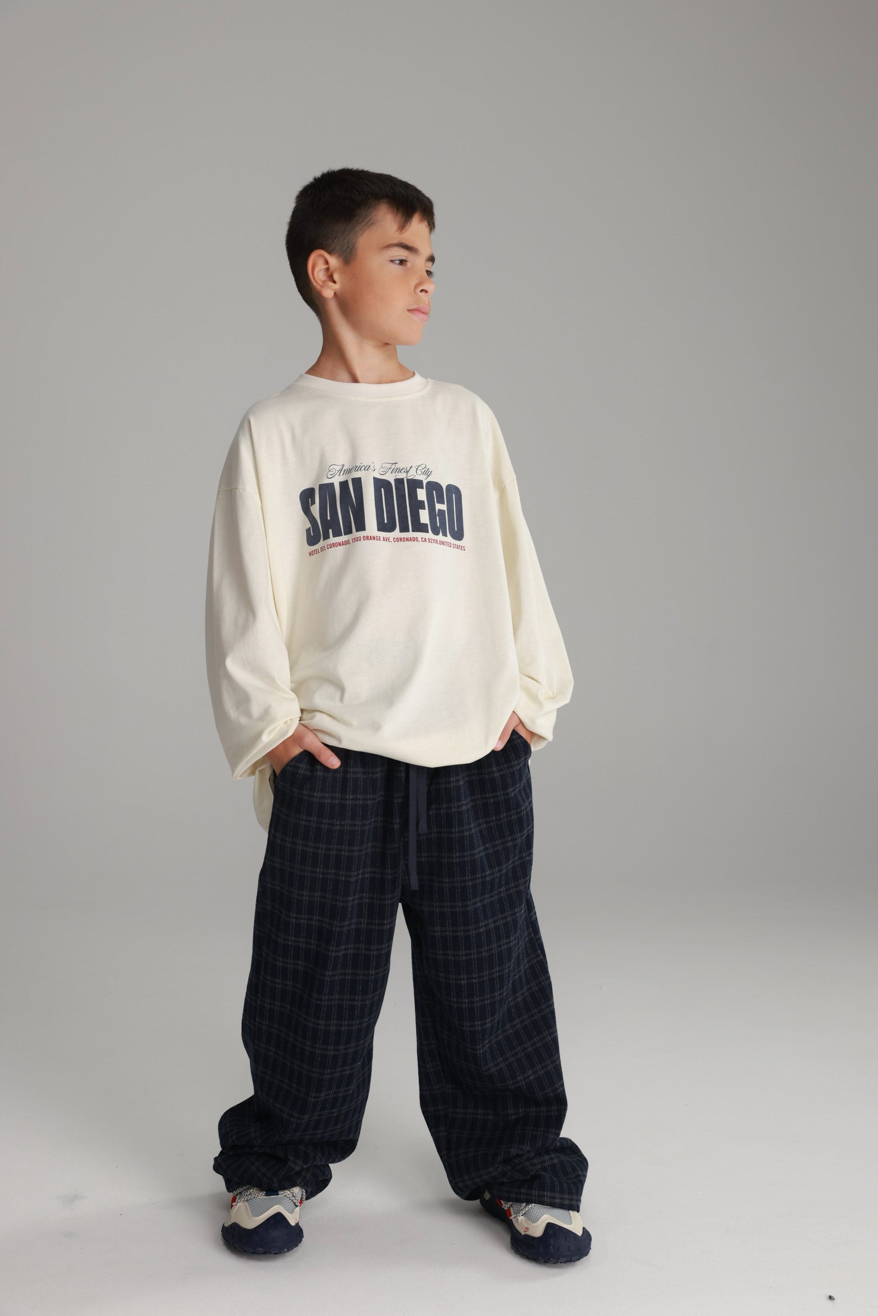 מכנסי אנטון נייבי