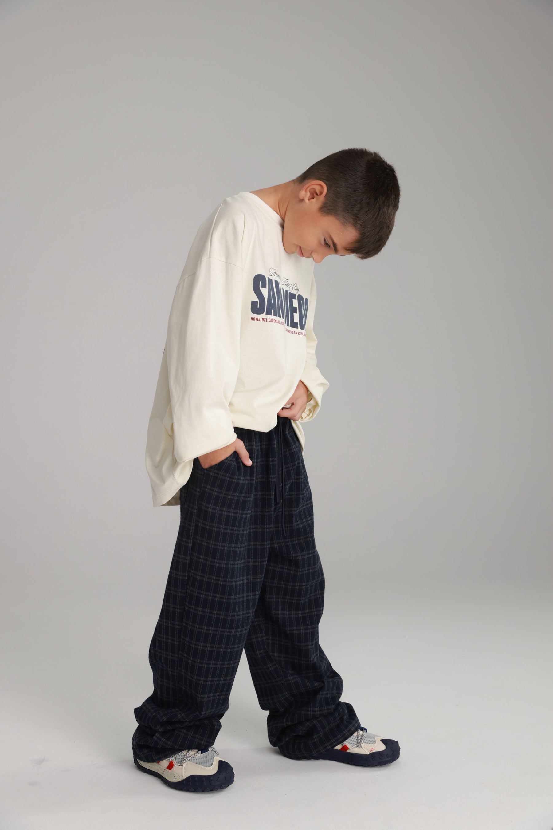 מכנסי אנטון נייבי