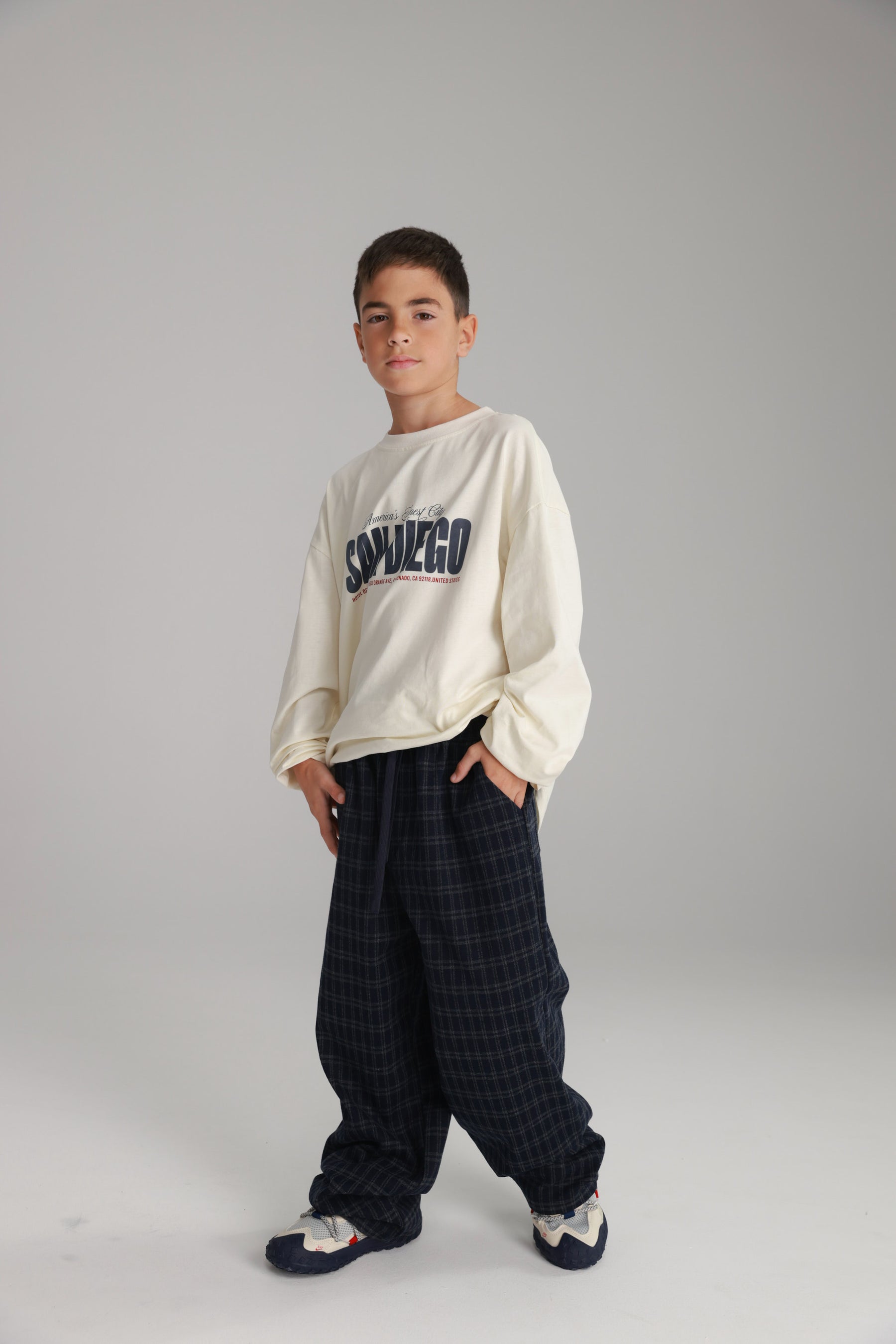 מכנסי אנטון נייבי