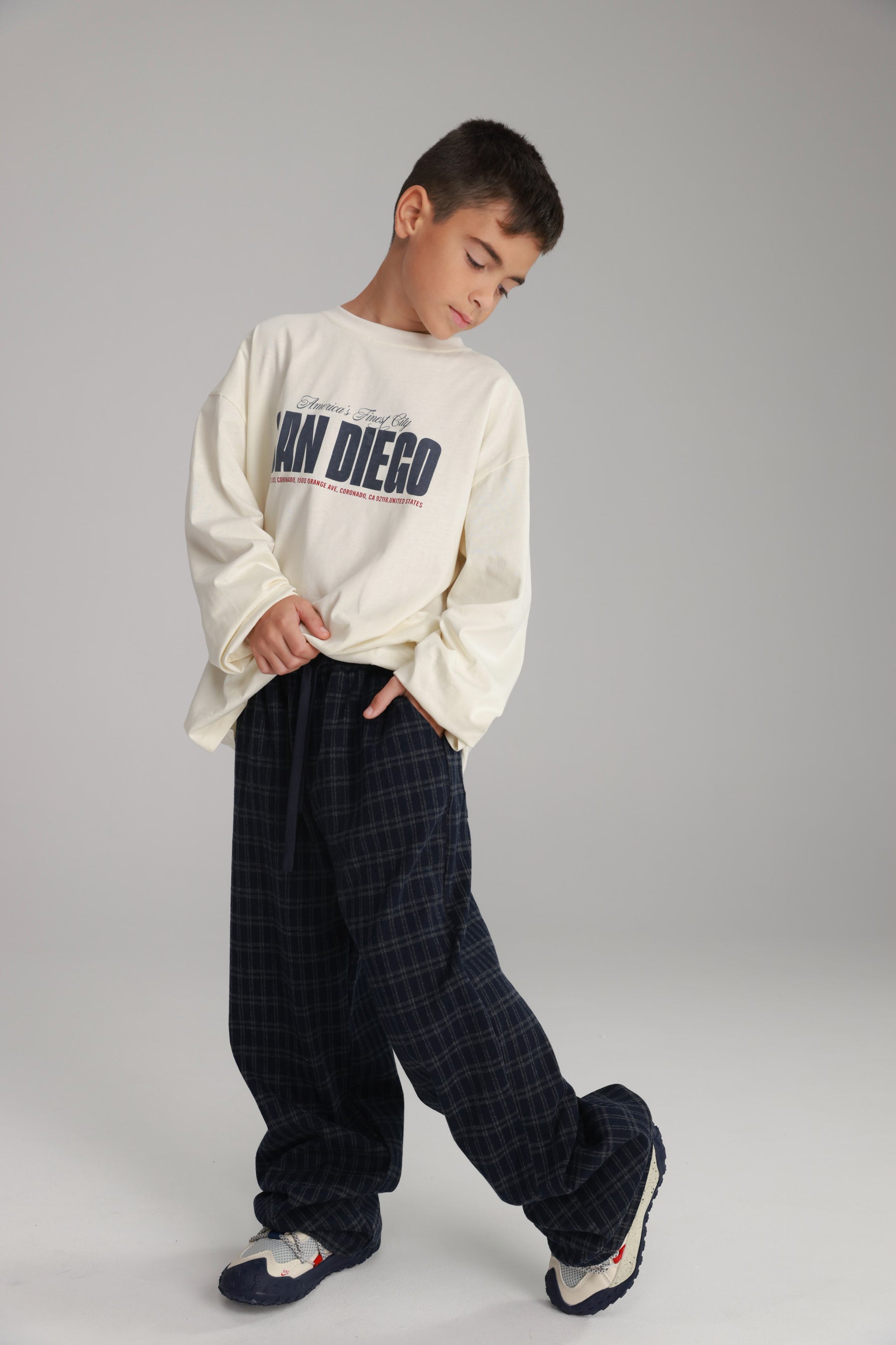 מכנסי אנטון נייבי