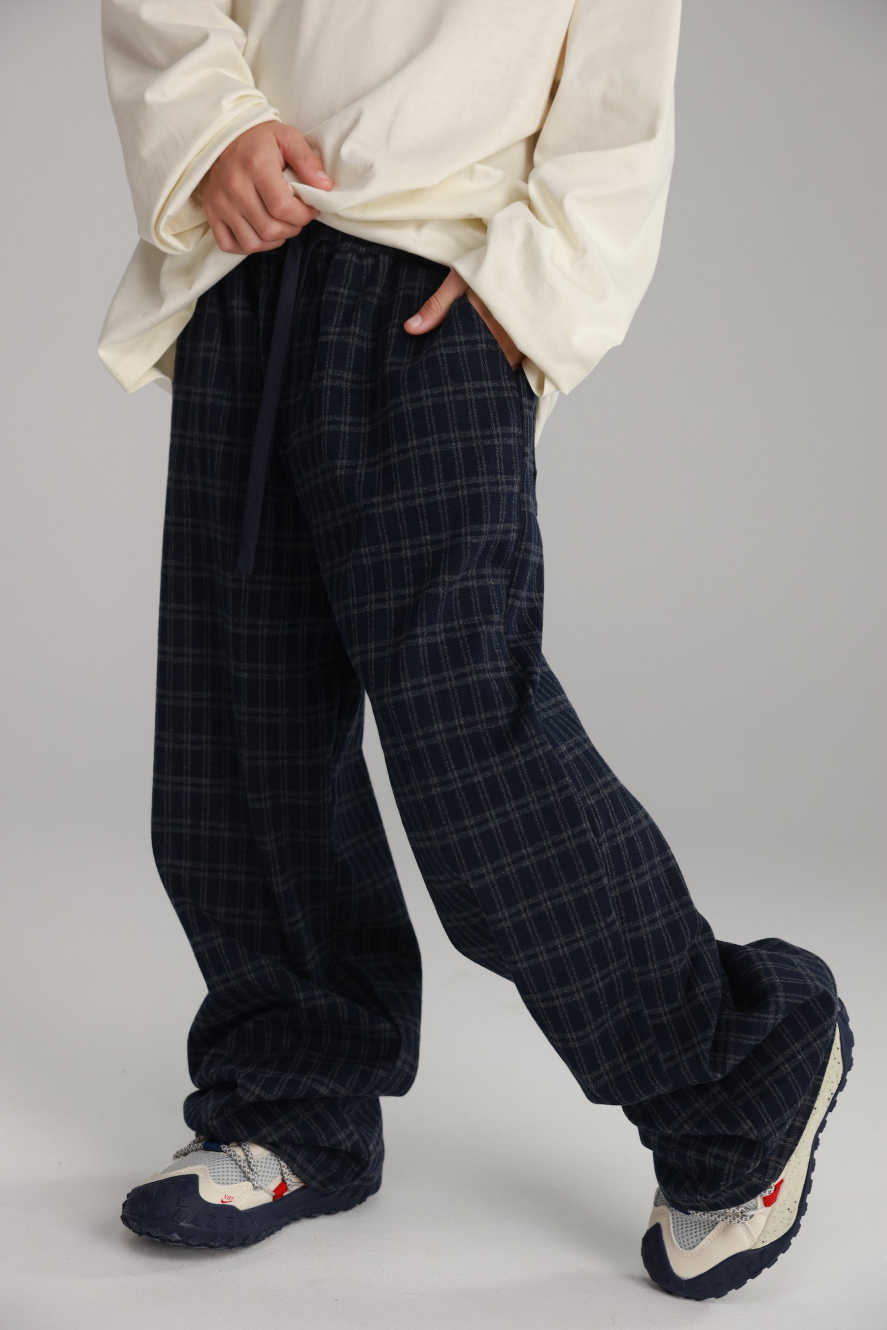 מכנסי אנטון נייבי