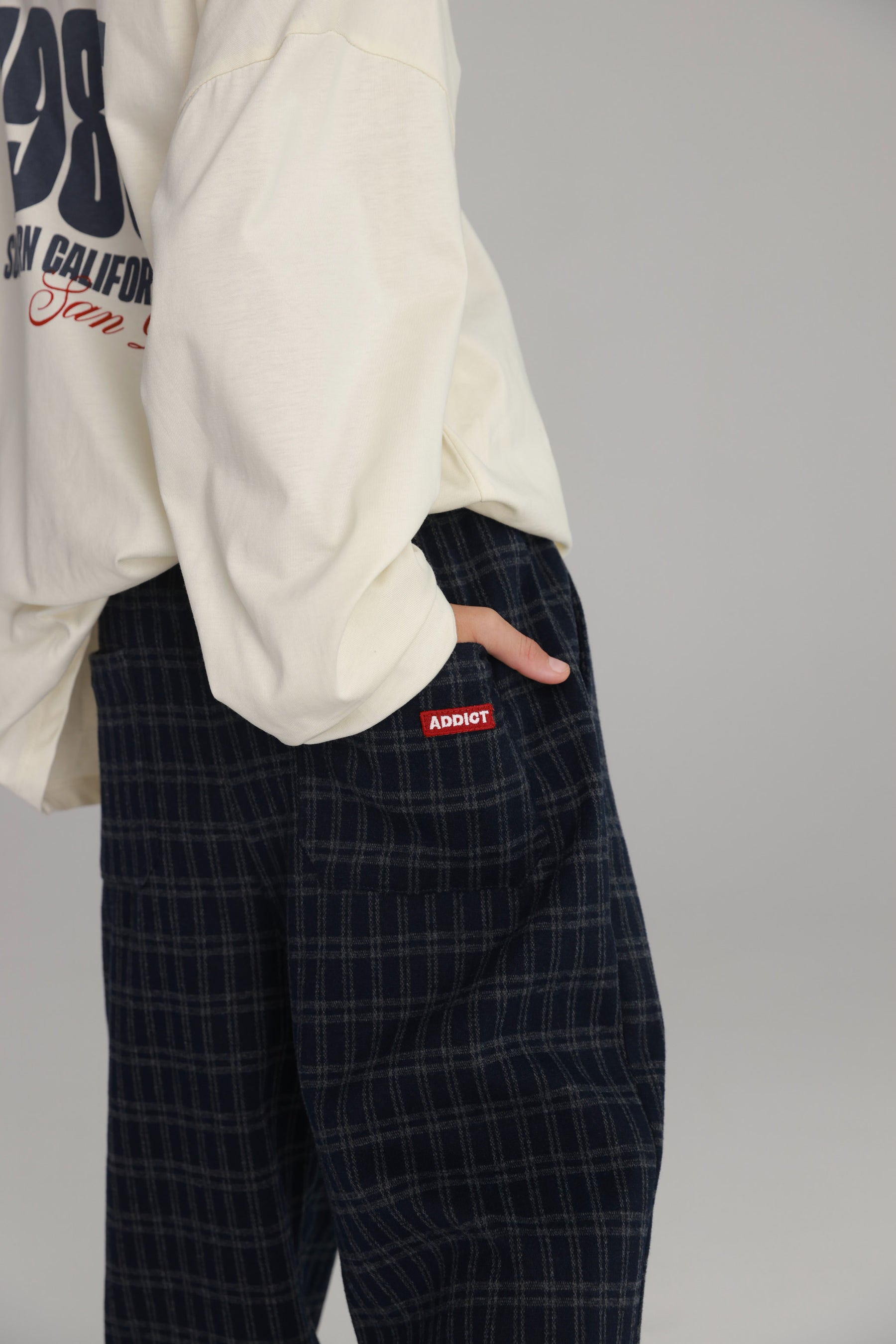 מכנסי אנטון נייבי