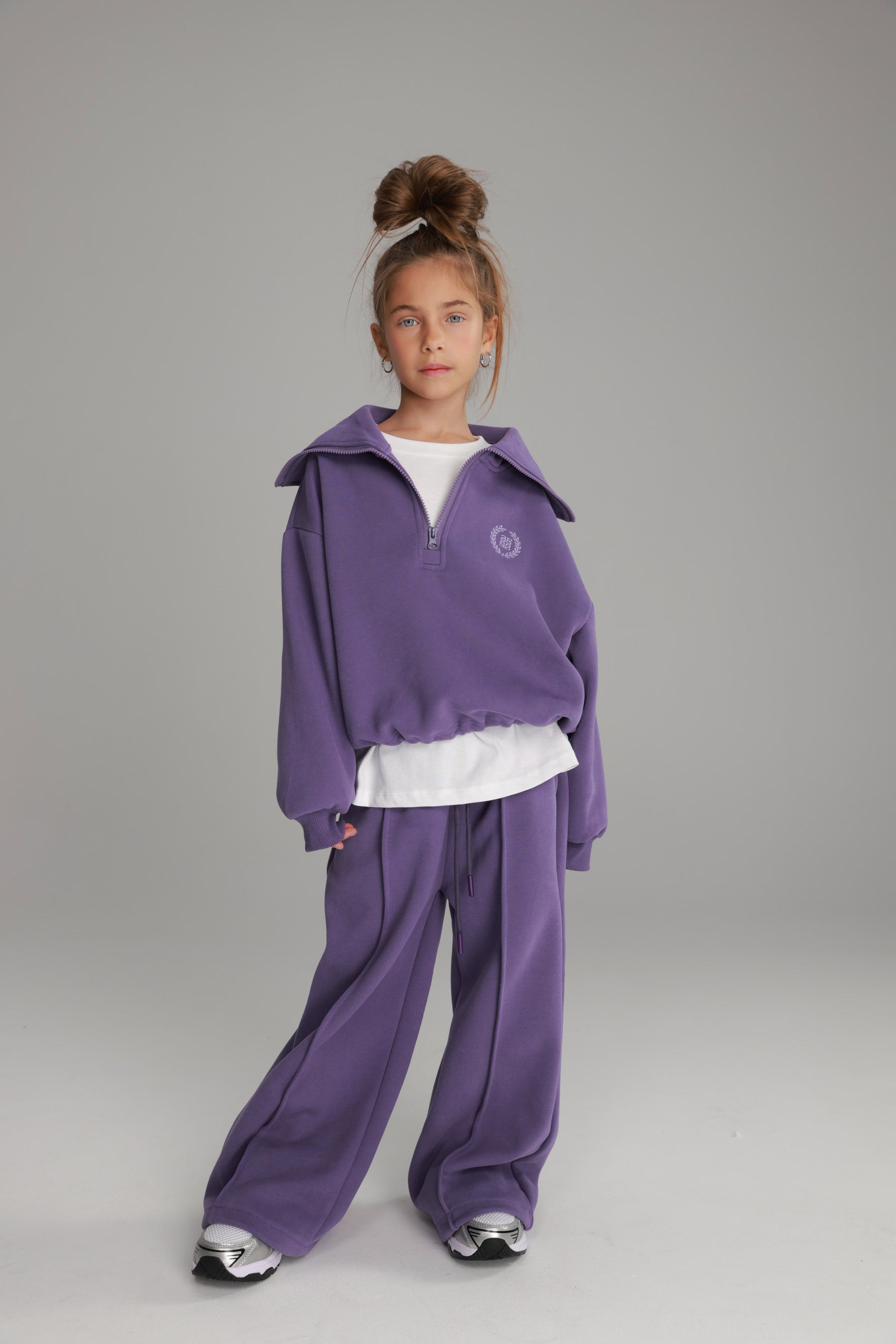 חליפת טאי סגולה