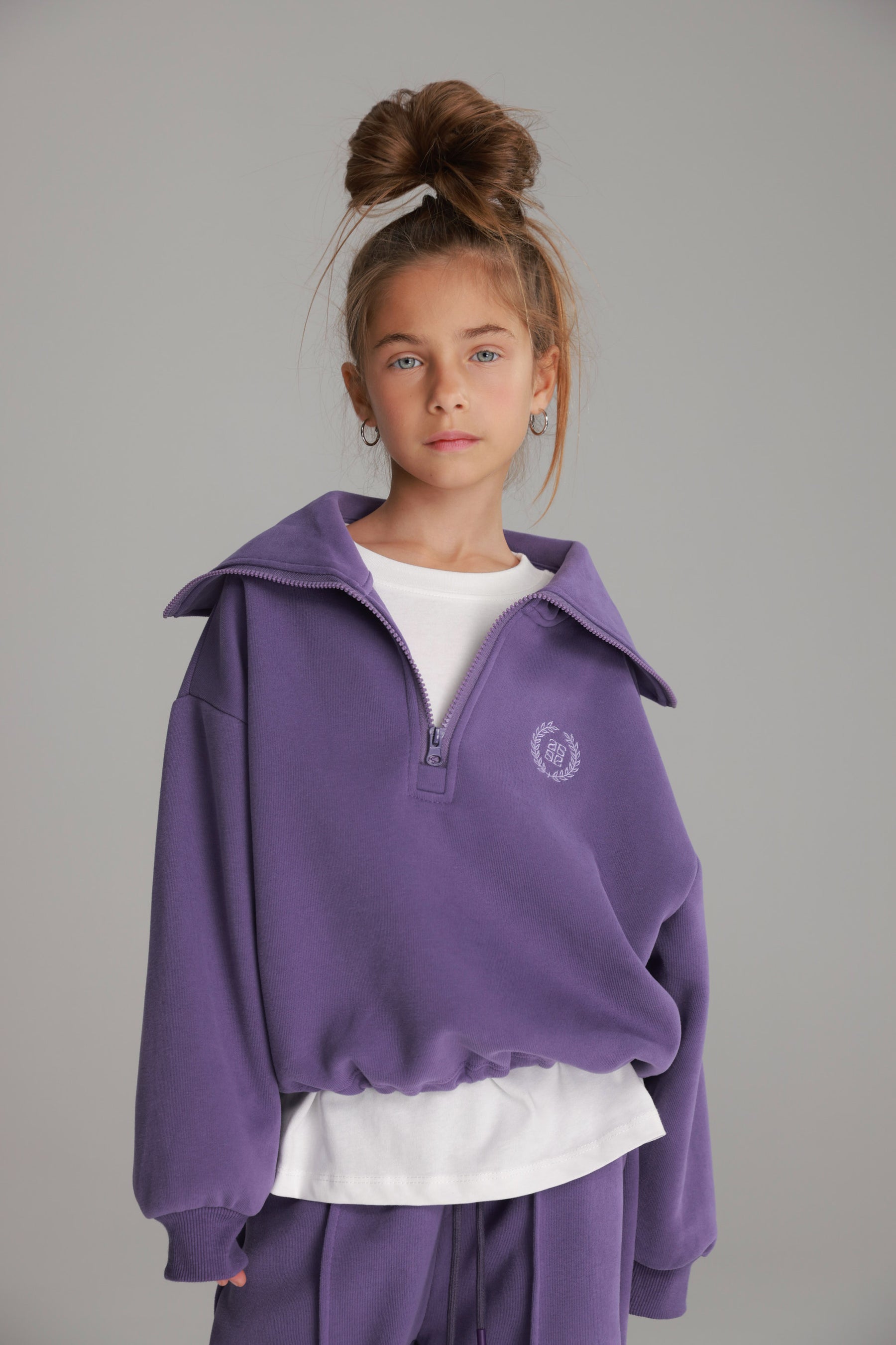 חליפת טאי סגולה