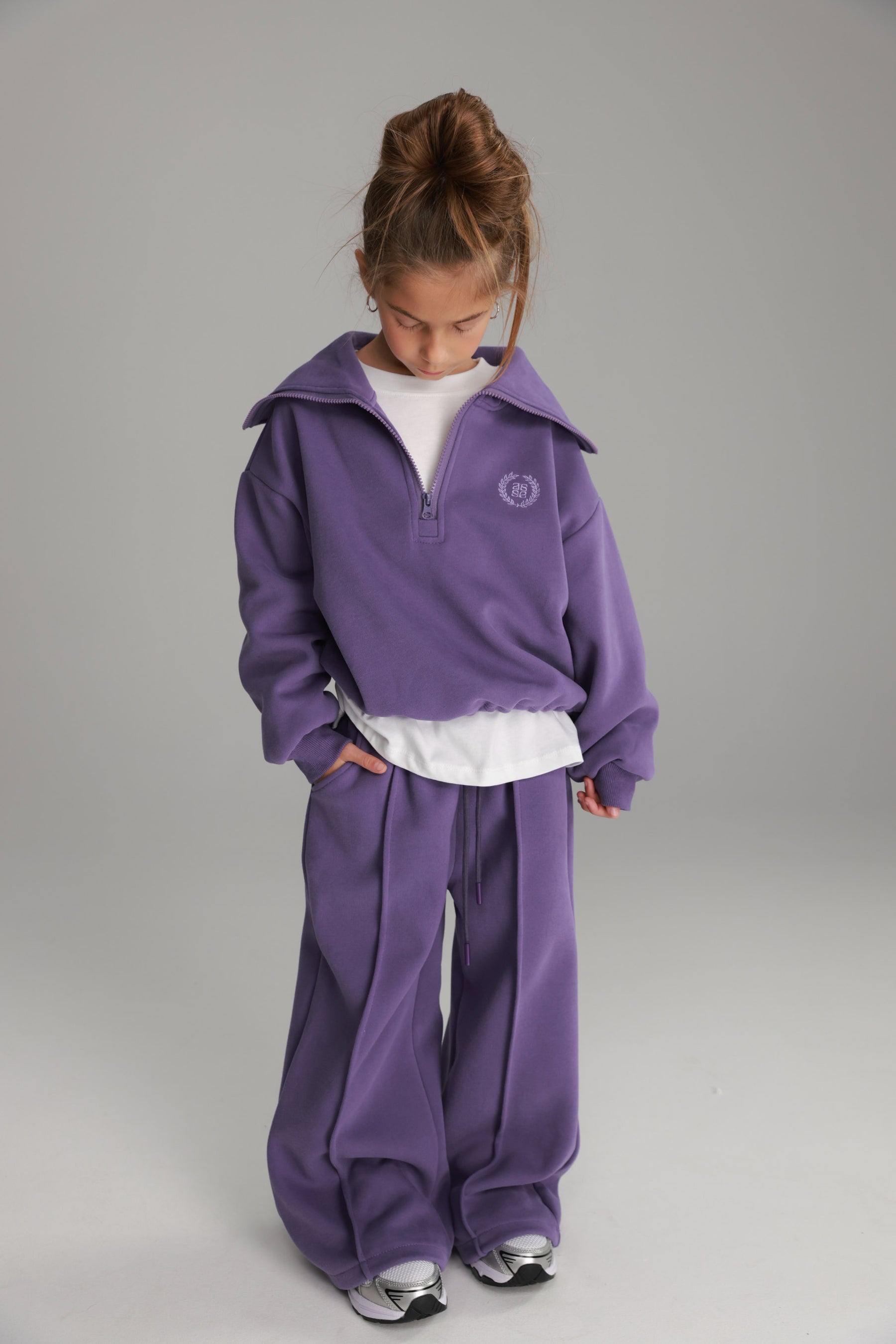 חליפת טאי סגולה