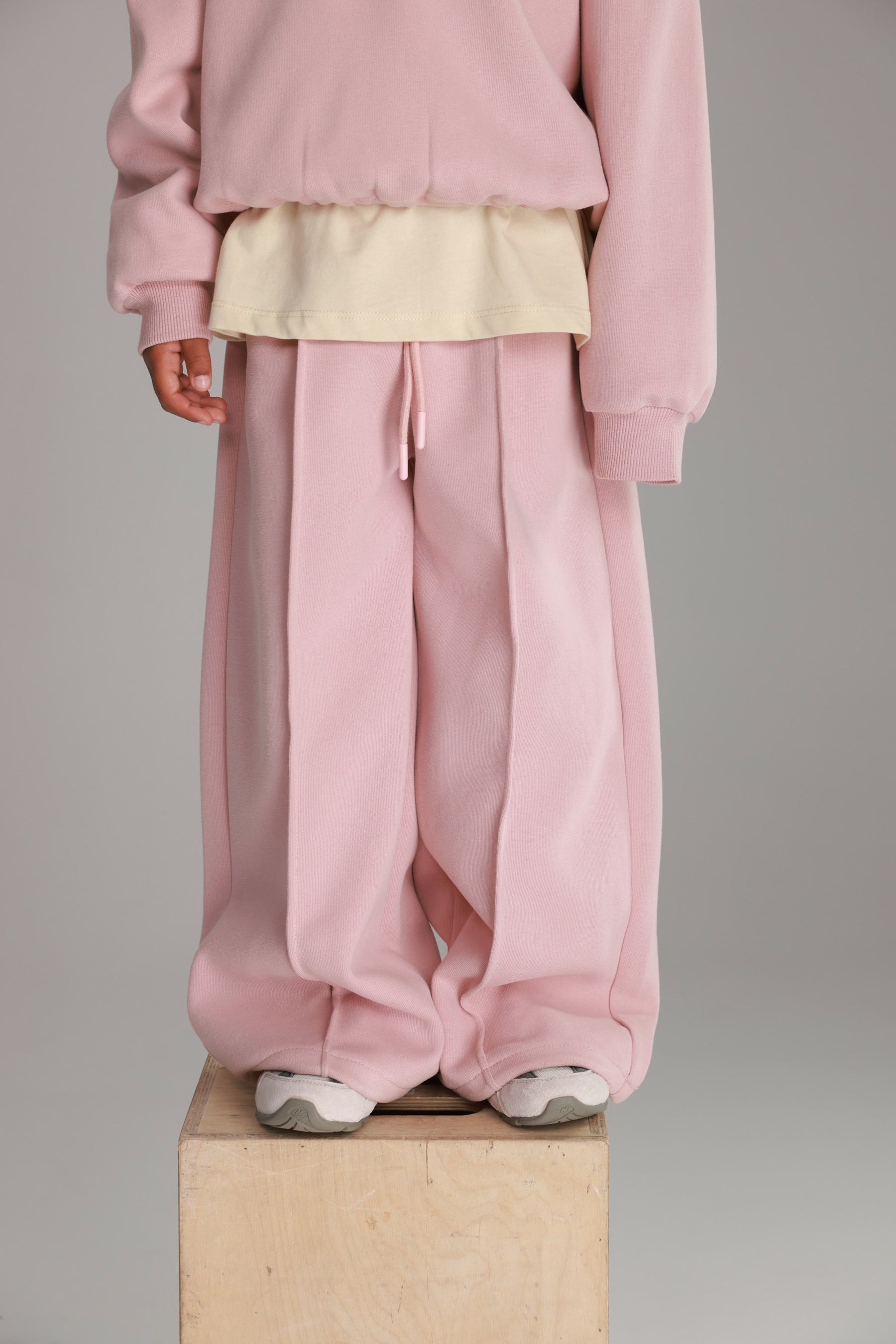 חליפת טאי ורודה