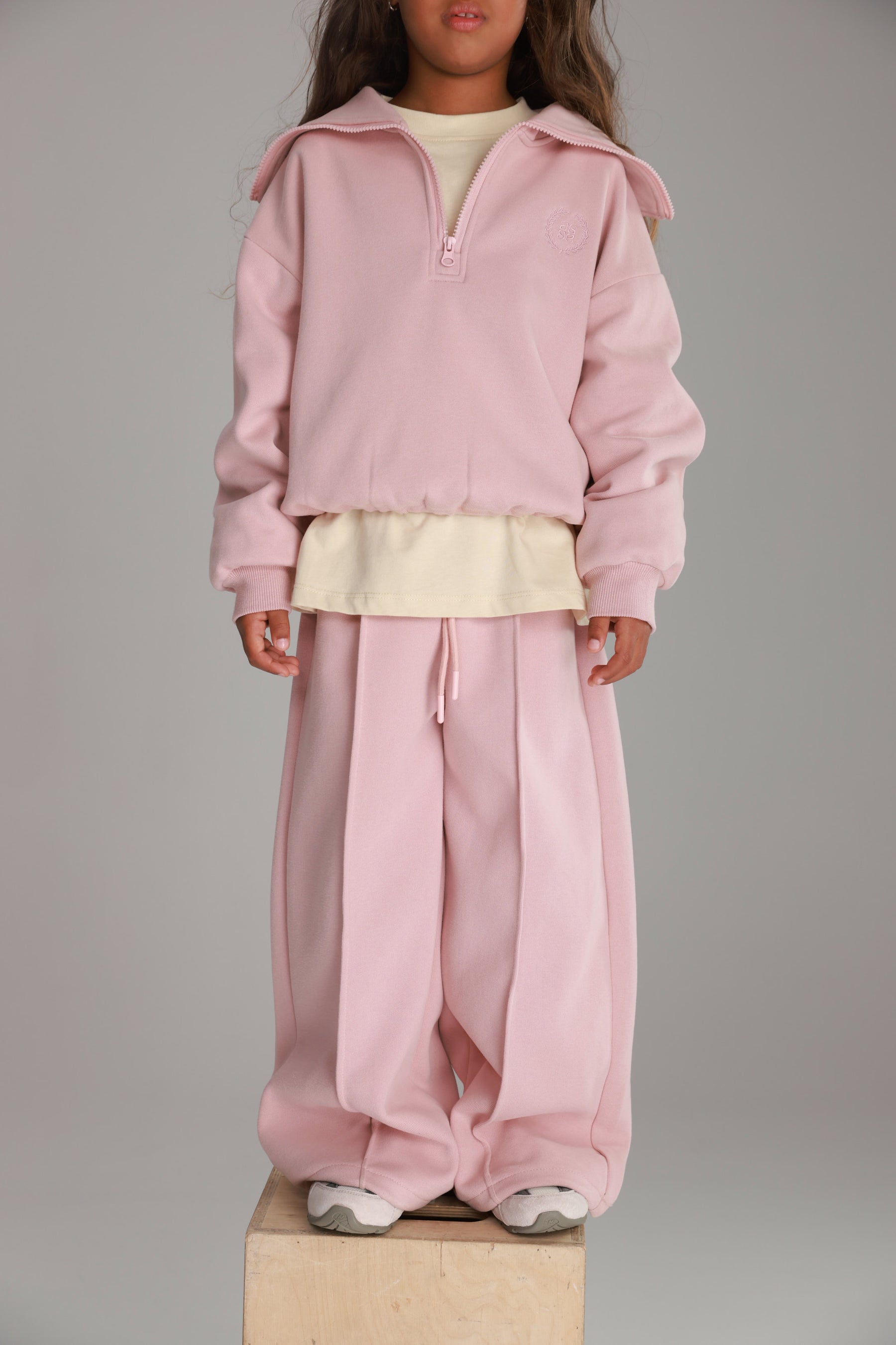 חליפת טאי ורודה