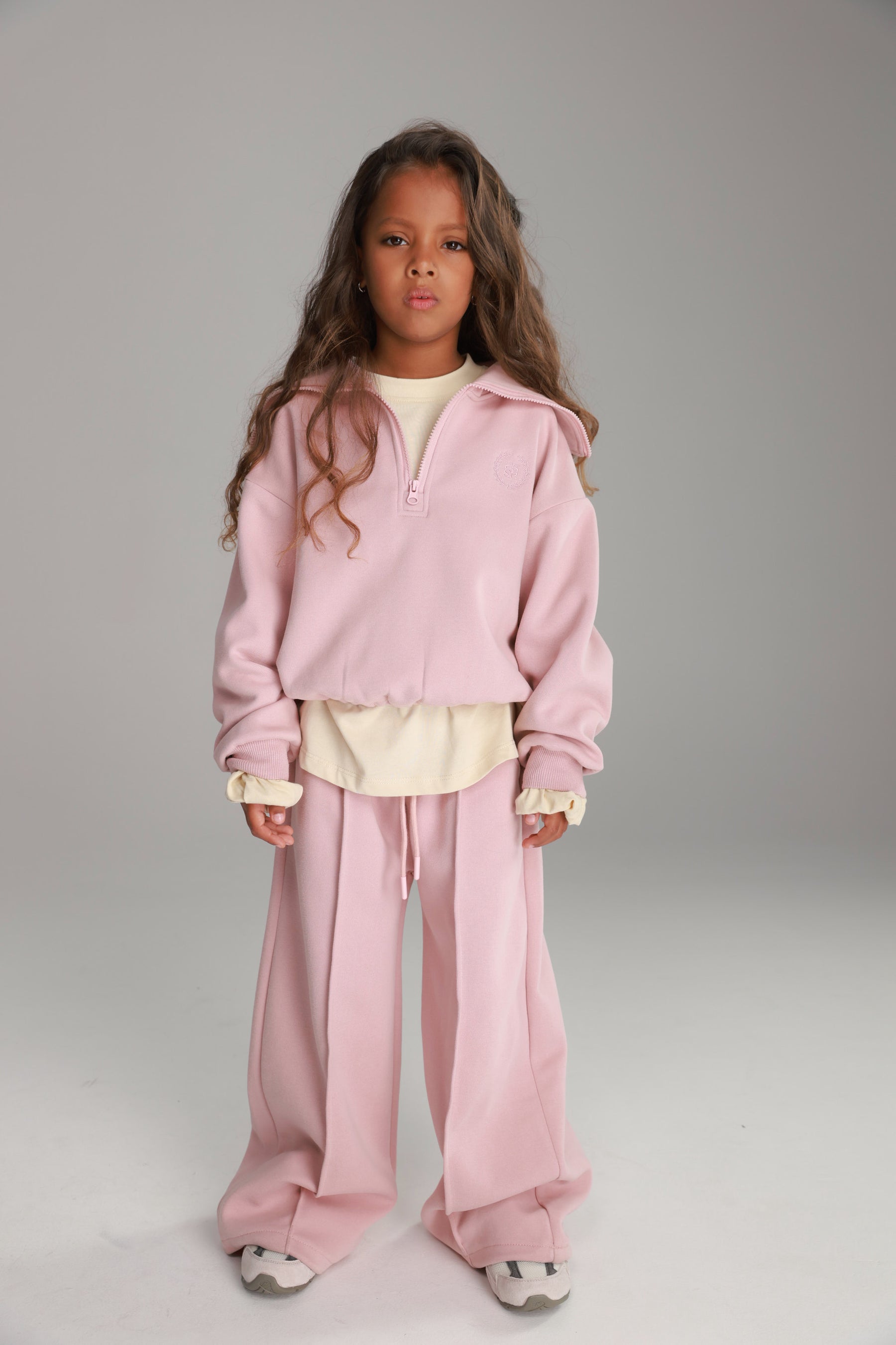 חליפת טאי ורודה