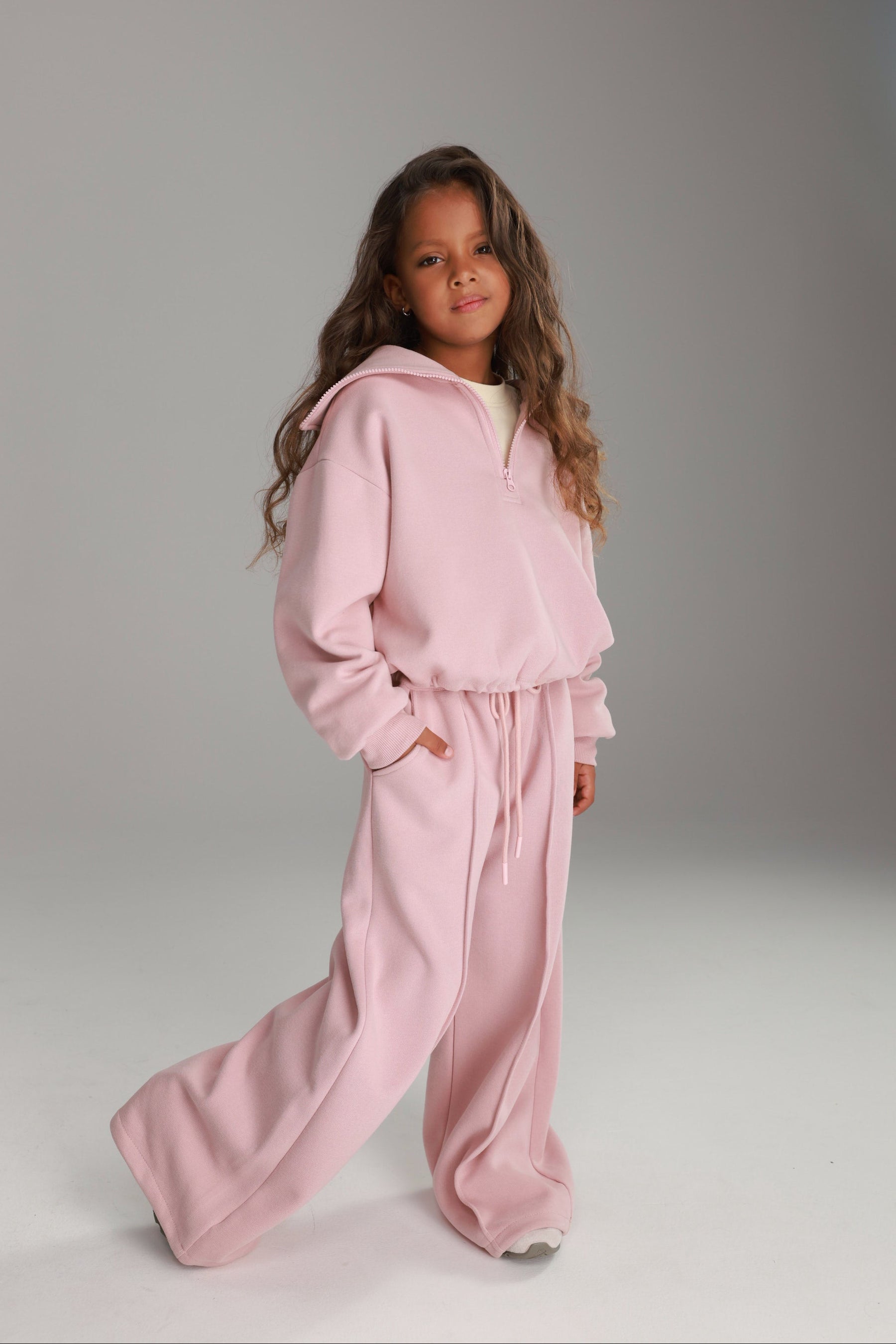 חליפת טאי ורודה