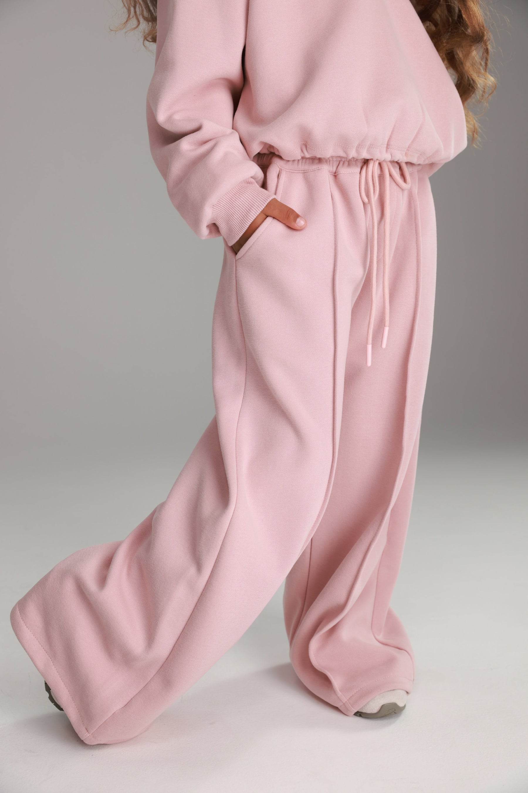 חליפת טאי ורודה