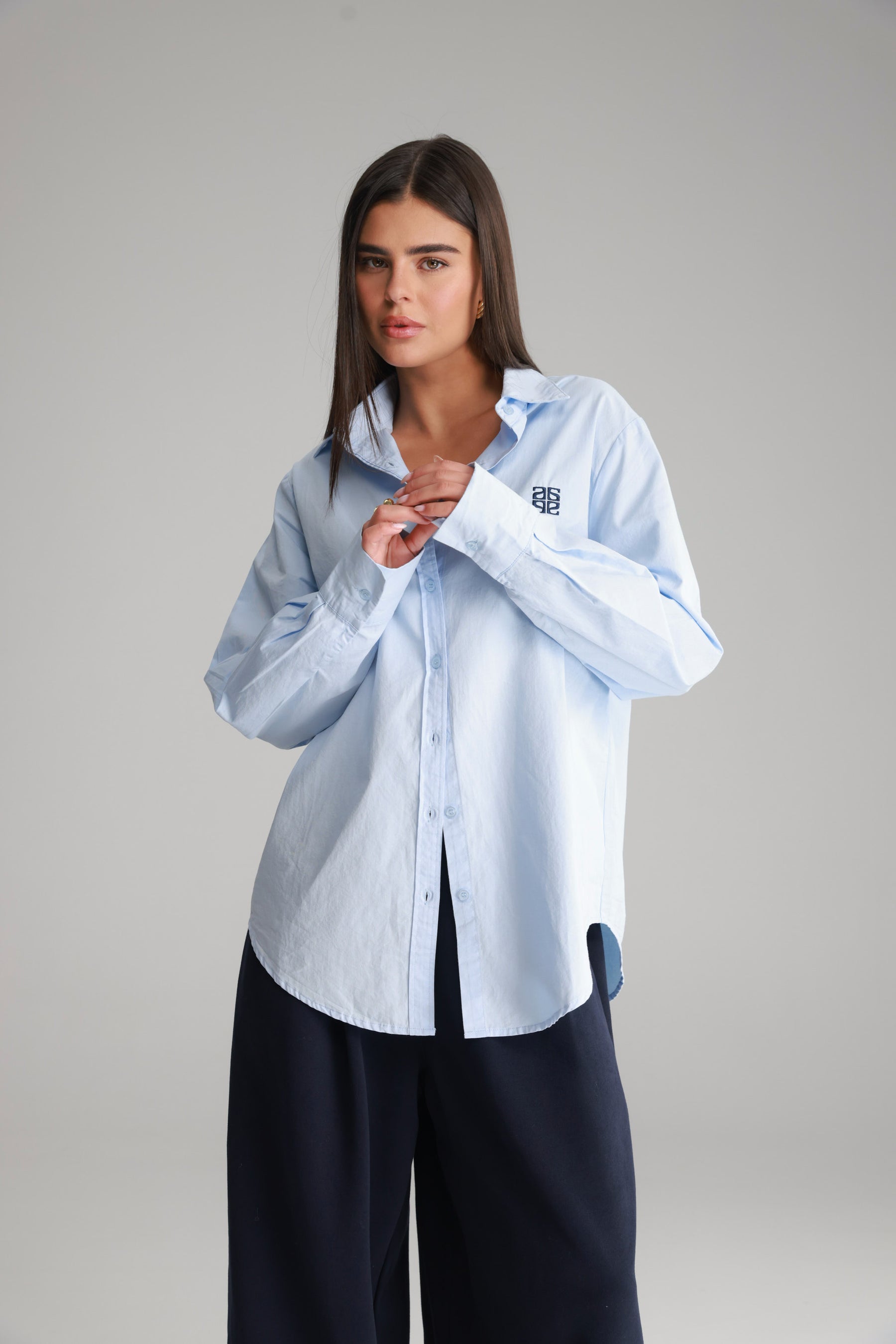 חולצת תיאו מכופתרת תכלת