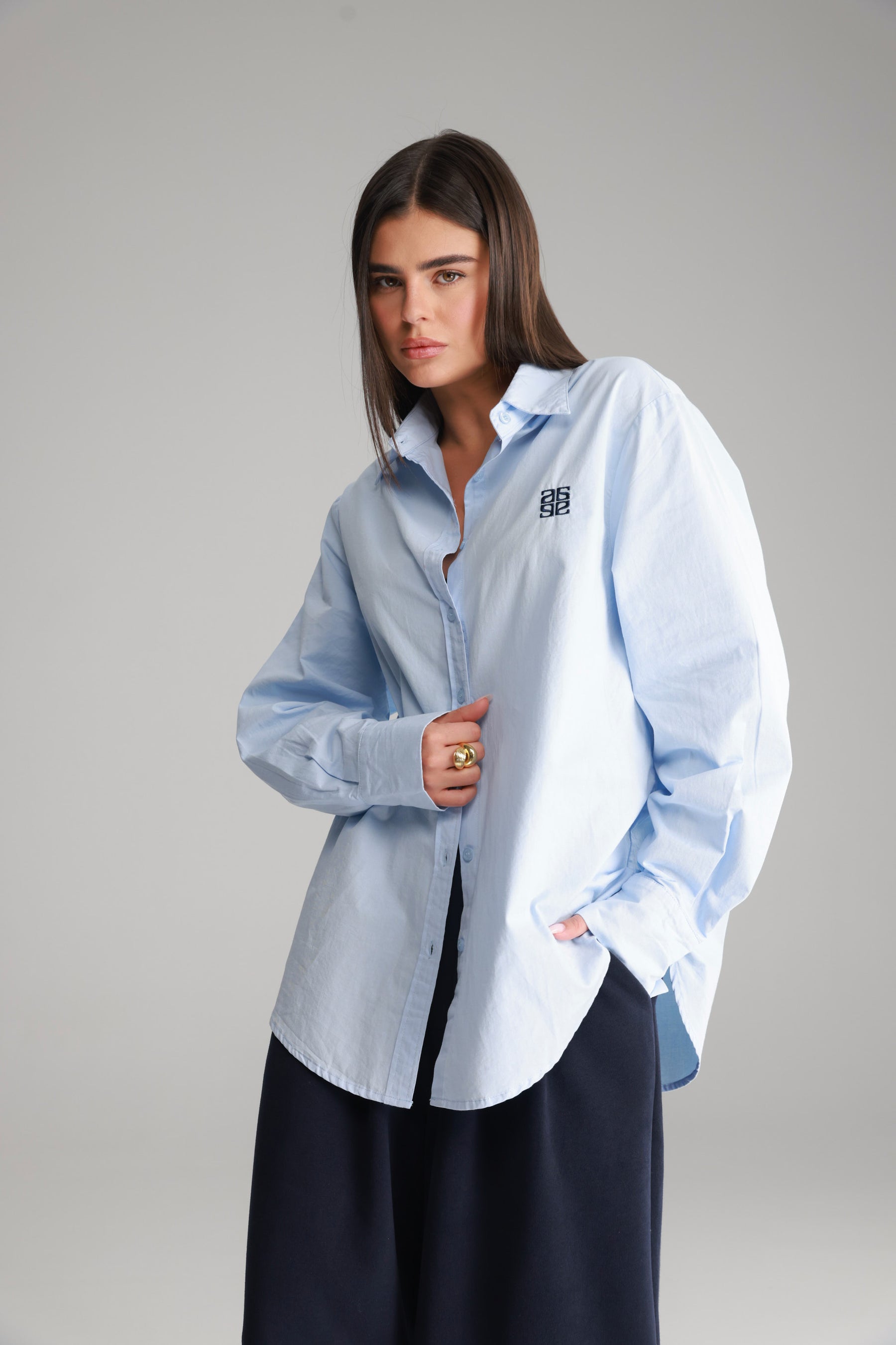 חולצת תיאו מכופתרת תכלת