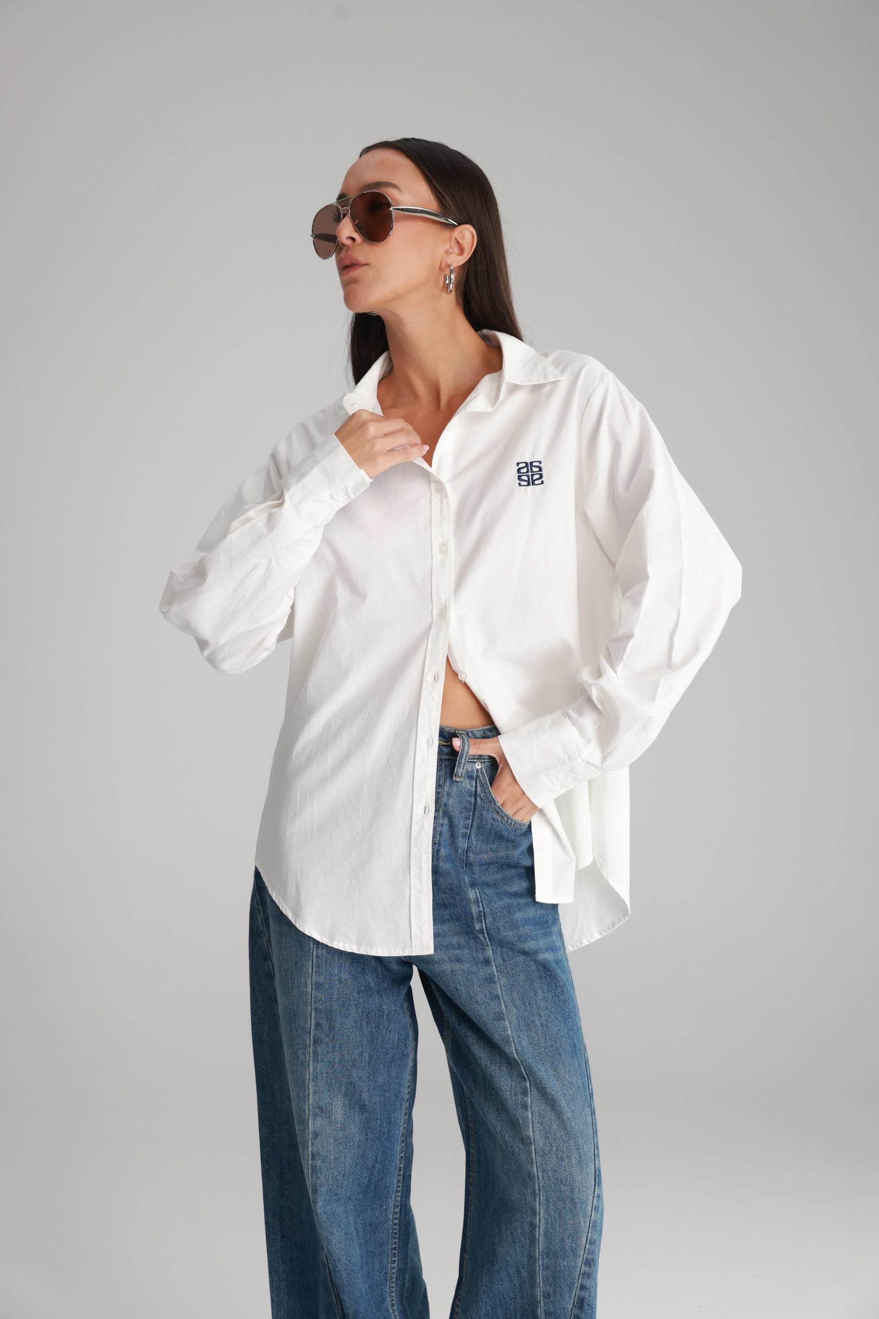 חולצת תיאו מכופתרת לבנה