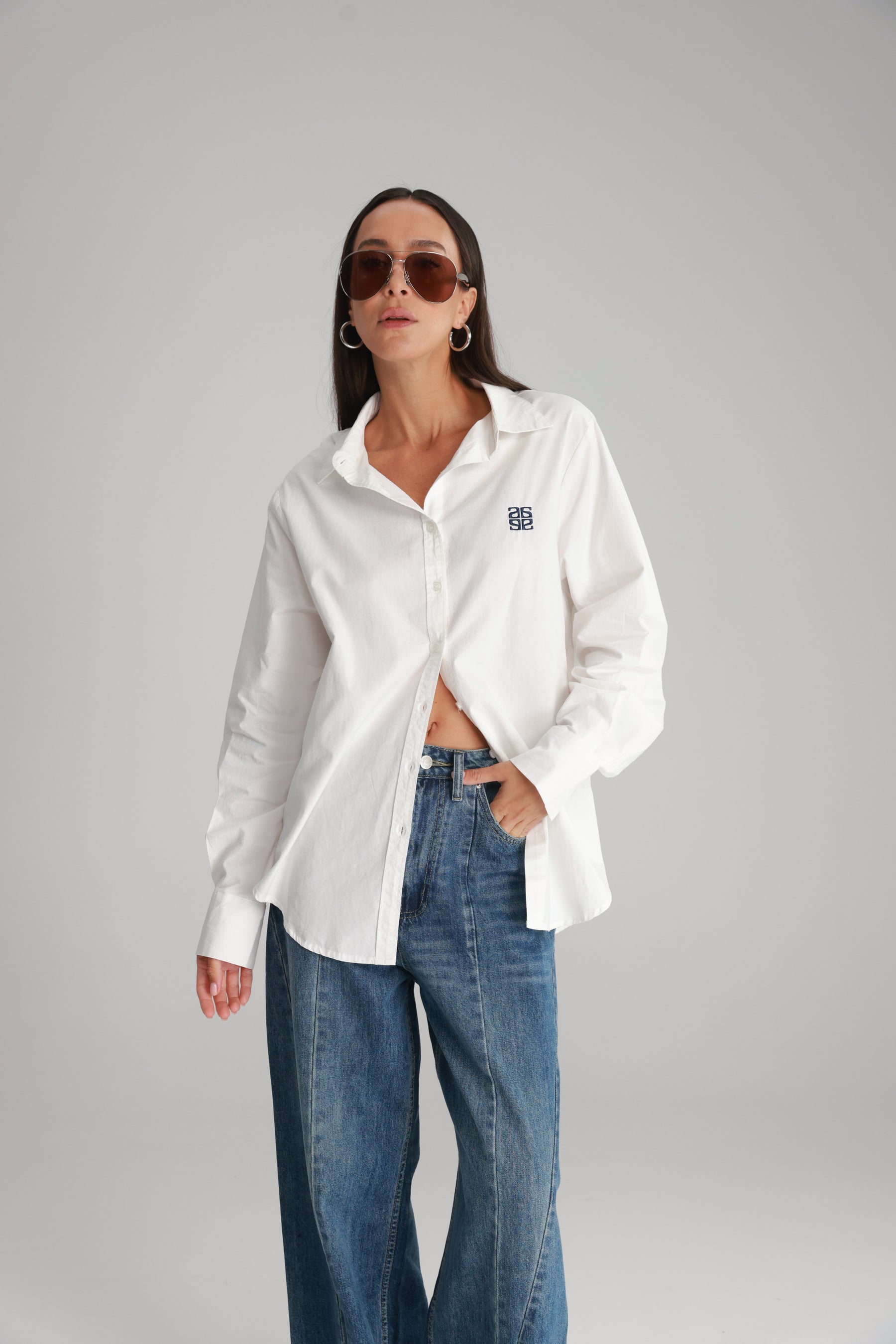 חולצת תיאו מכופתרת לבנה