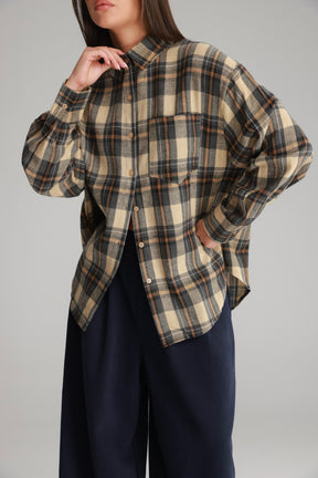 חולצת דרלין מכופתרת בז'/נייבי