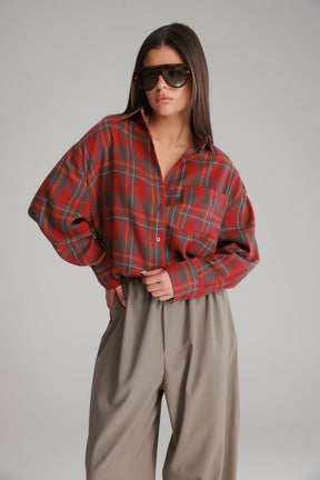 חולצת דרלין מכופתרת אדומה