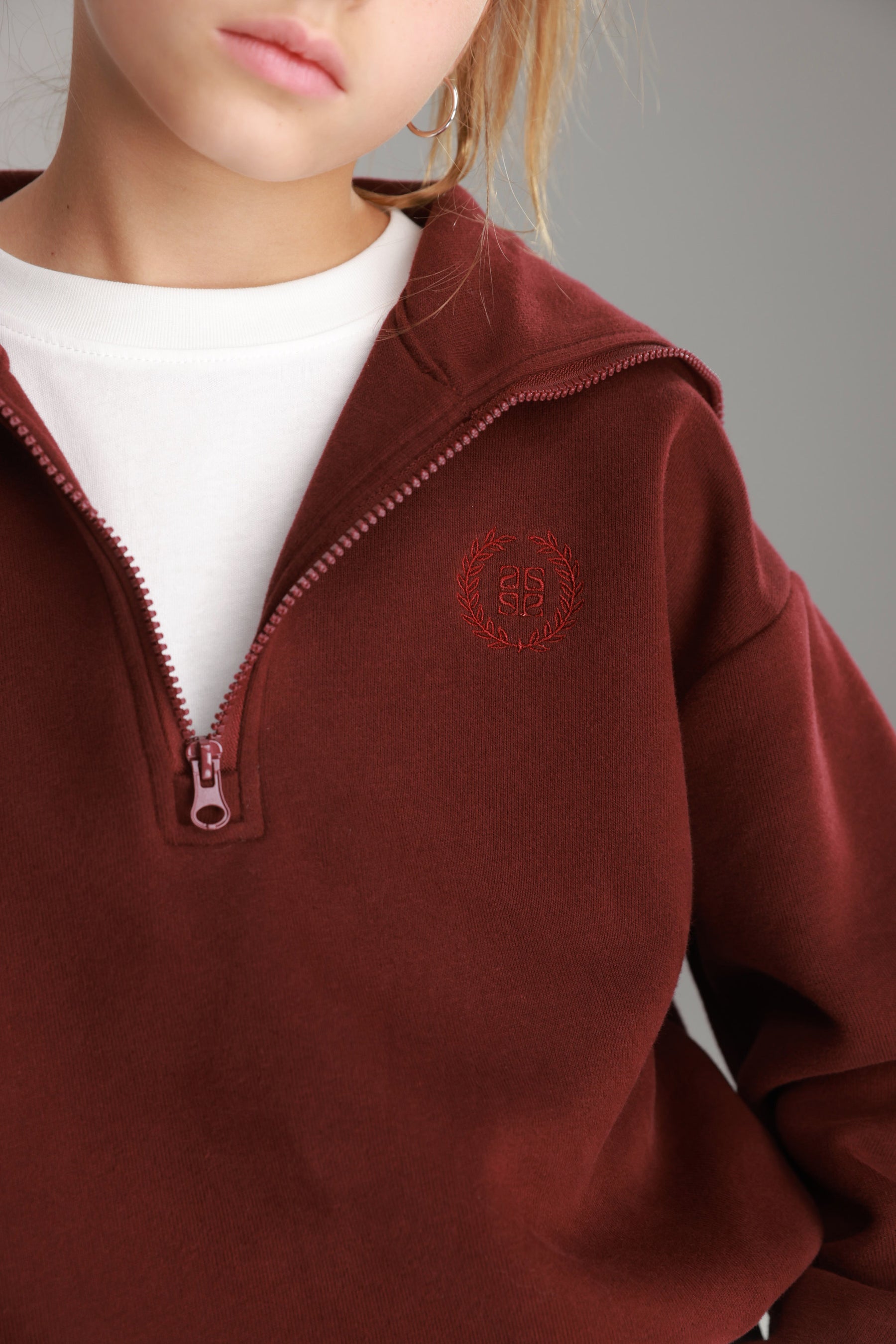 חליפת טאי בורדו