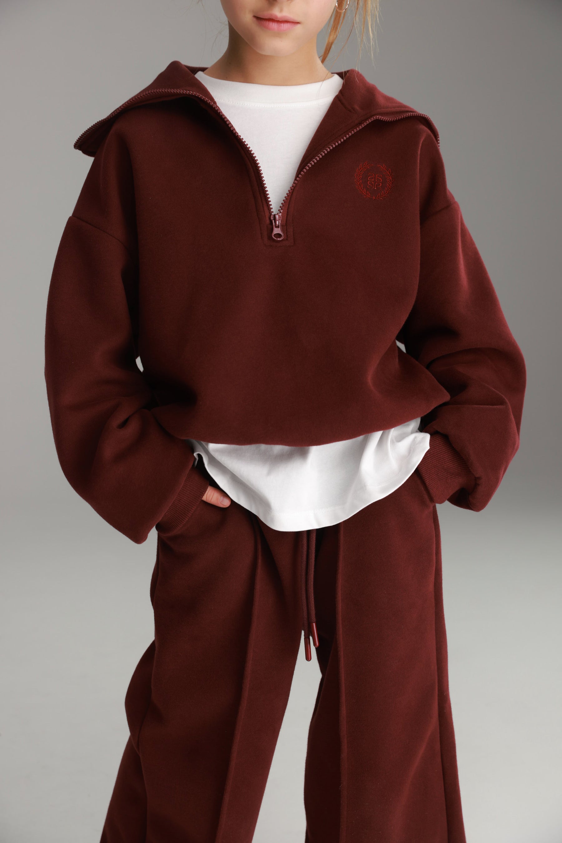 חליפת טאי בורדו