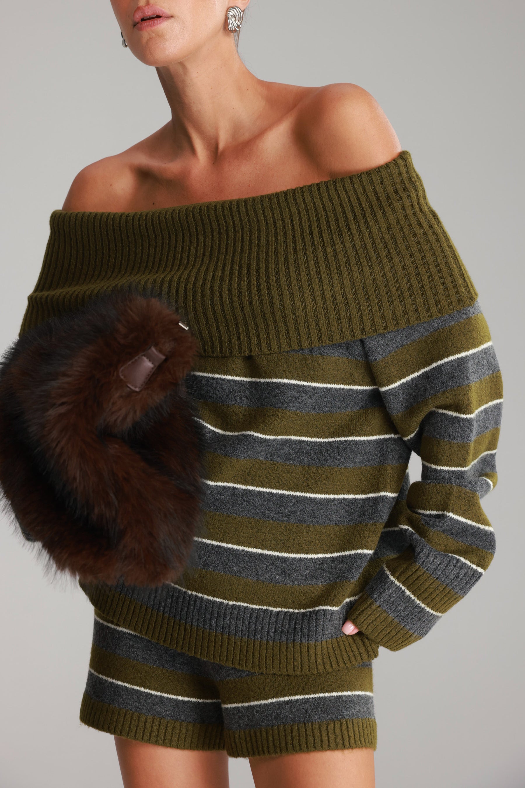 חליפת ג'וספין פסים ירוק/אפור