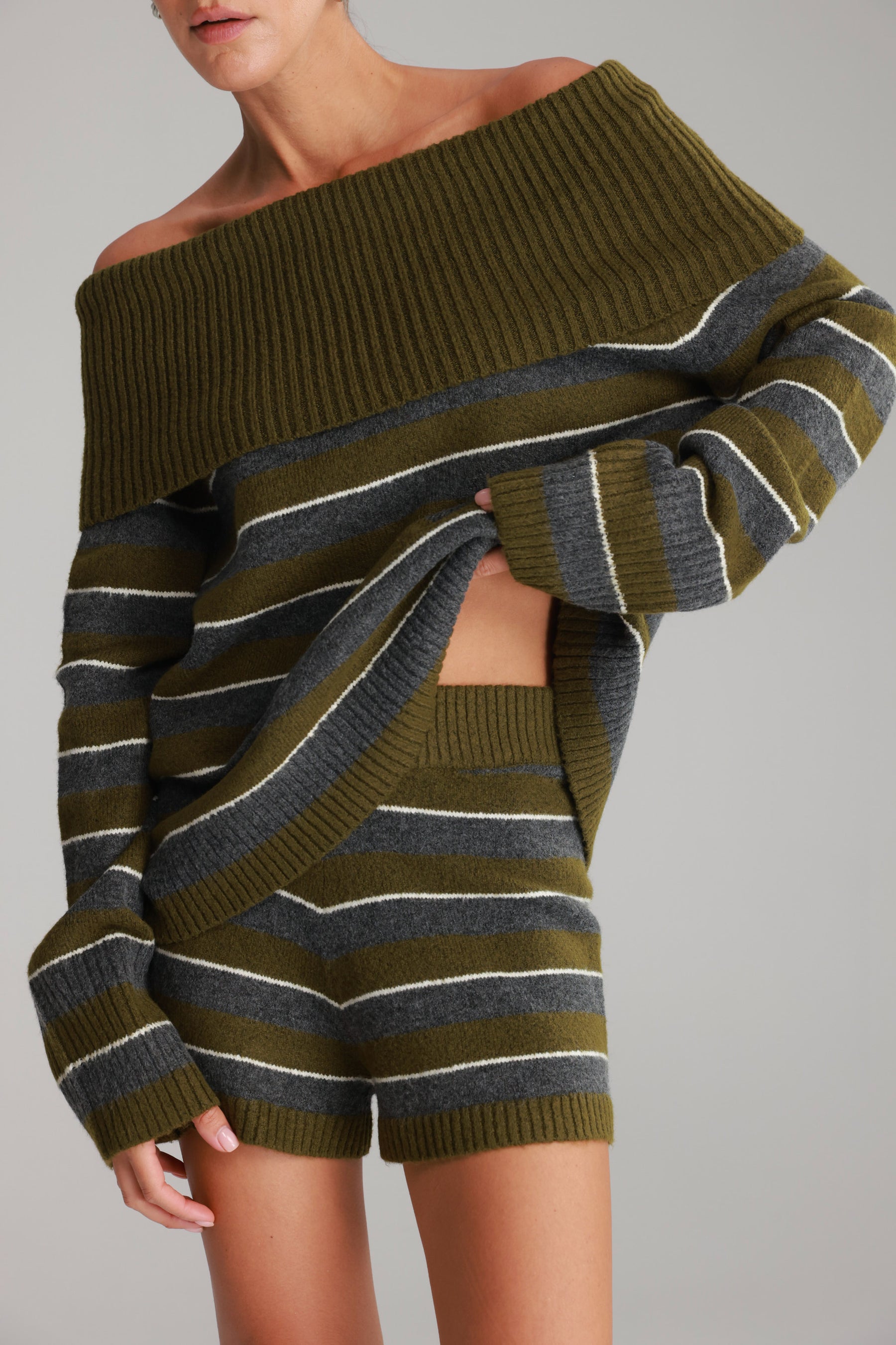 חליפת ג'וספין פסים ירוק/אפור