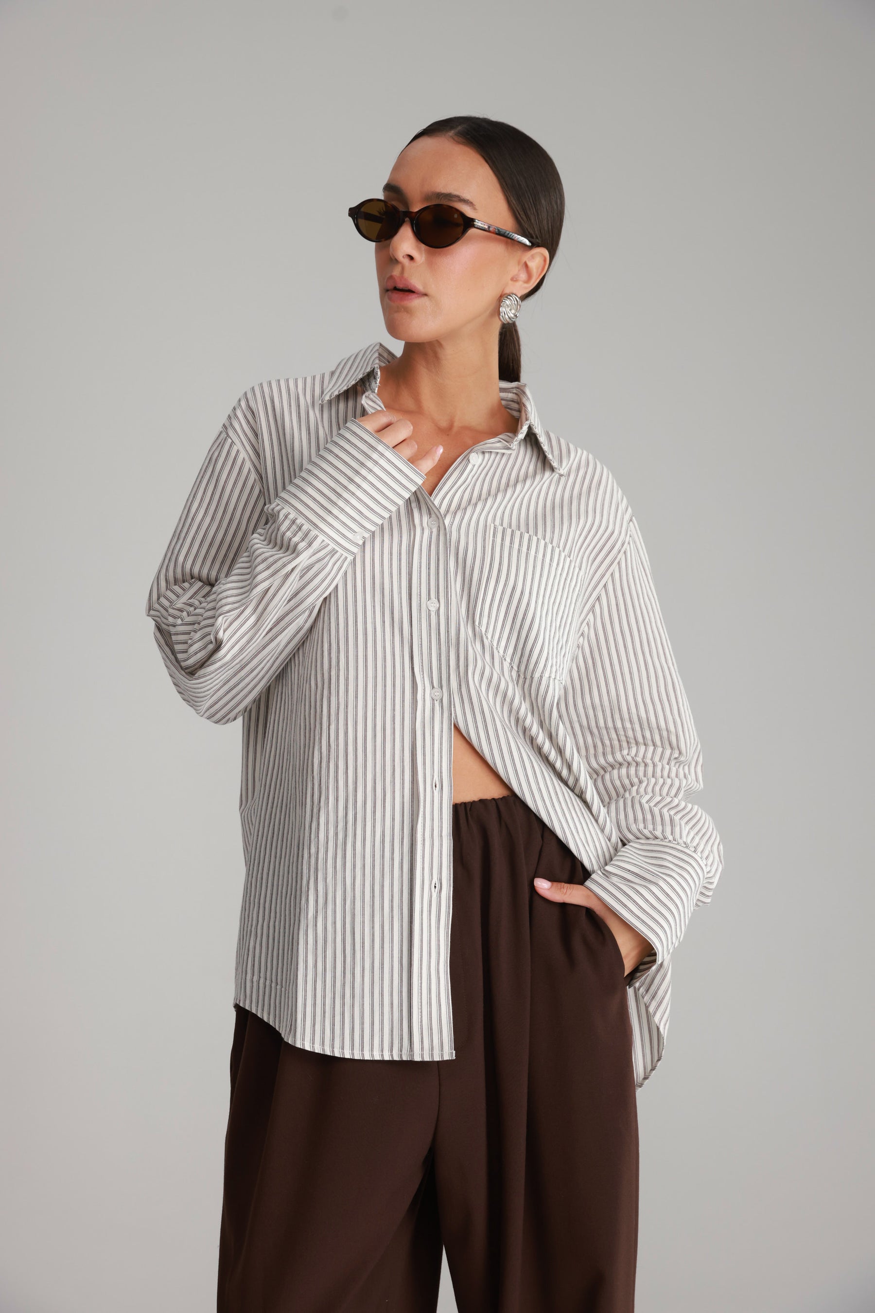 חולצת מקס מכופתרת לבנה