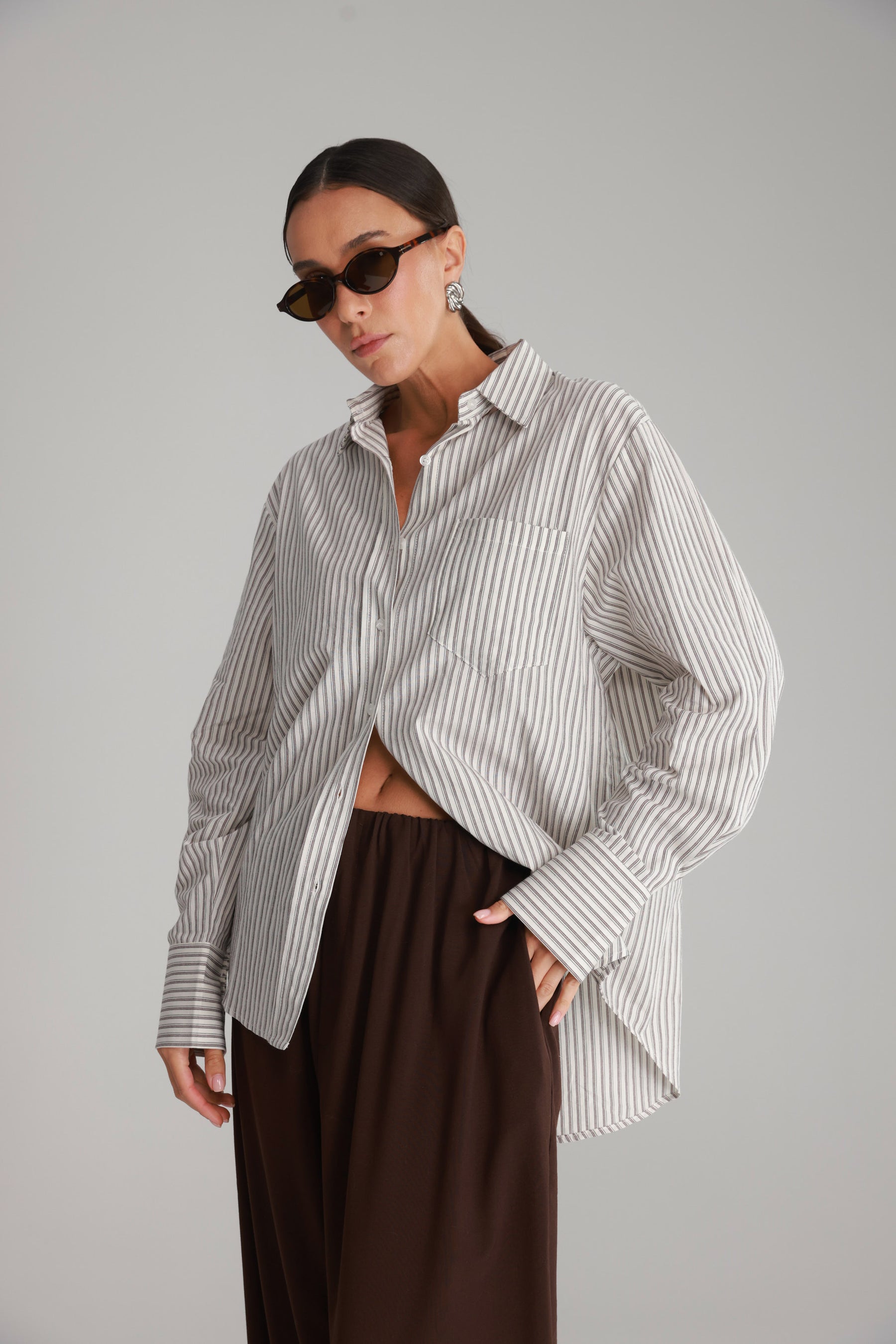 חולצת מקס מכופתרת לבנה