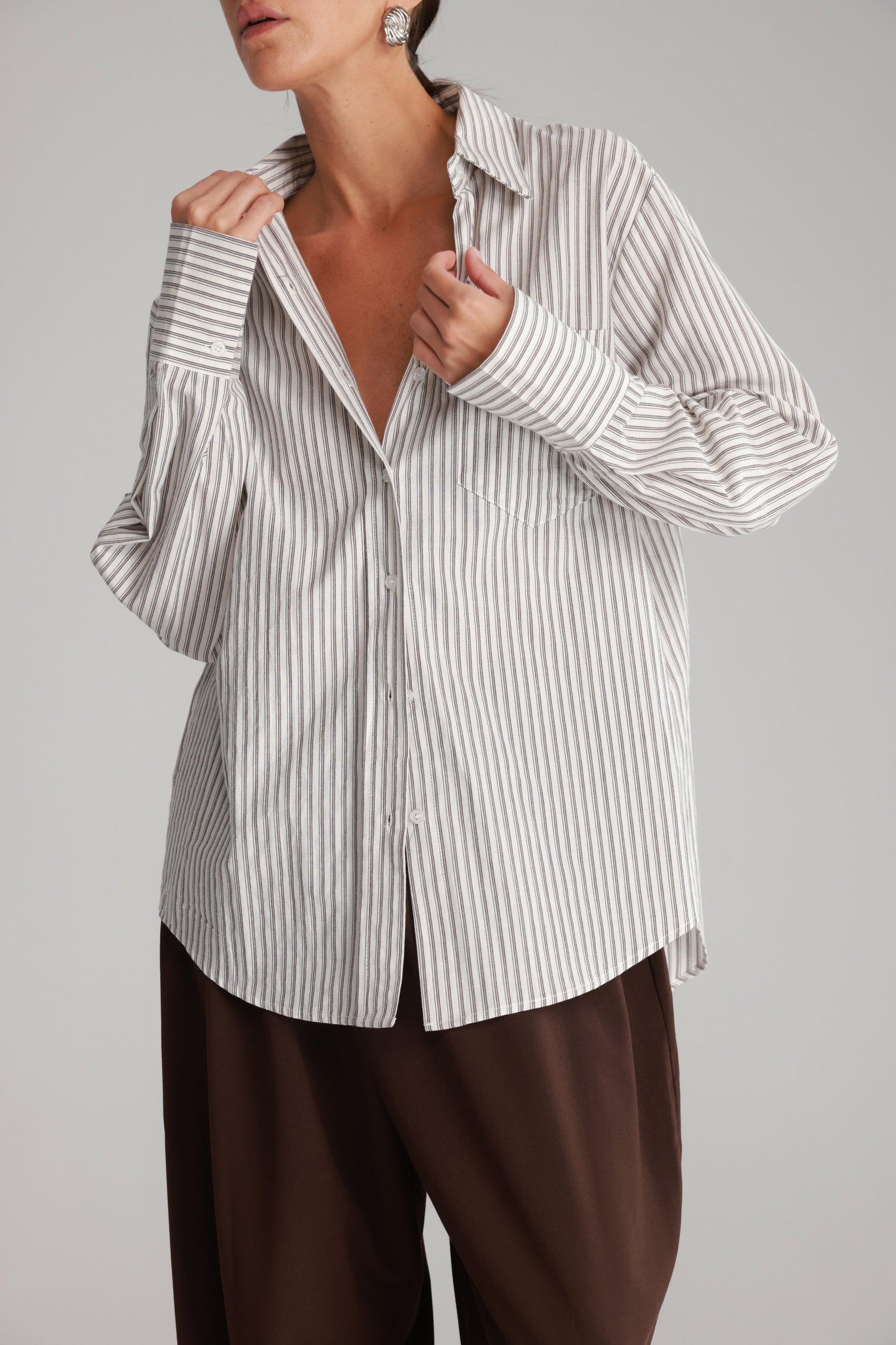 חולצת מקס מכופתרת לבנה