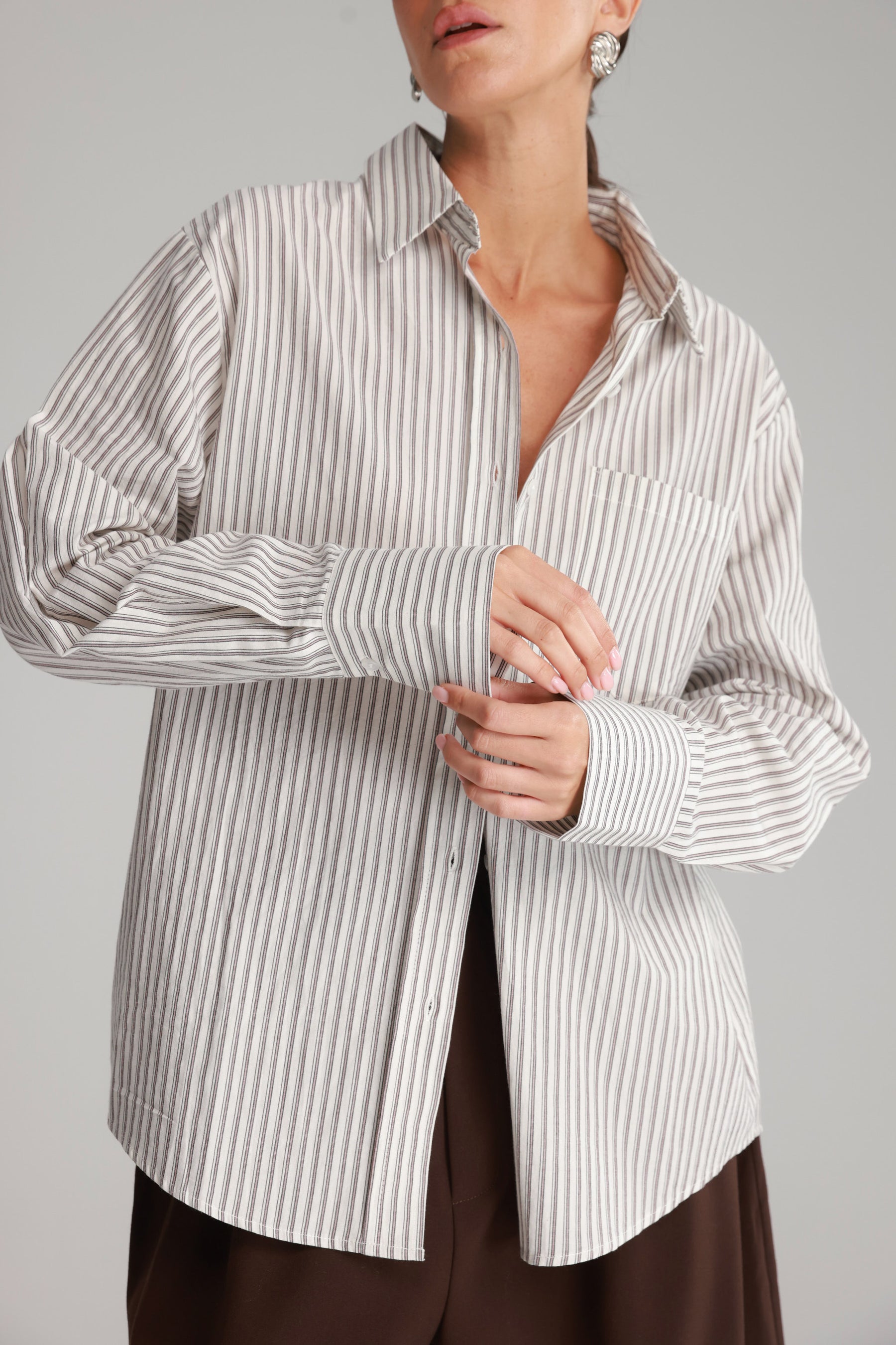 חולצת מקס מכופתרת לבנה