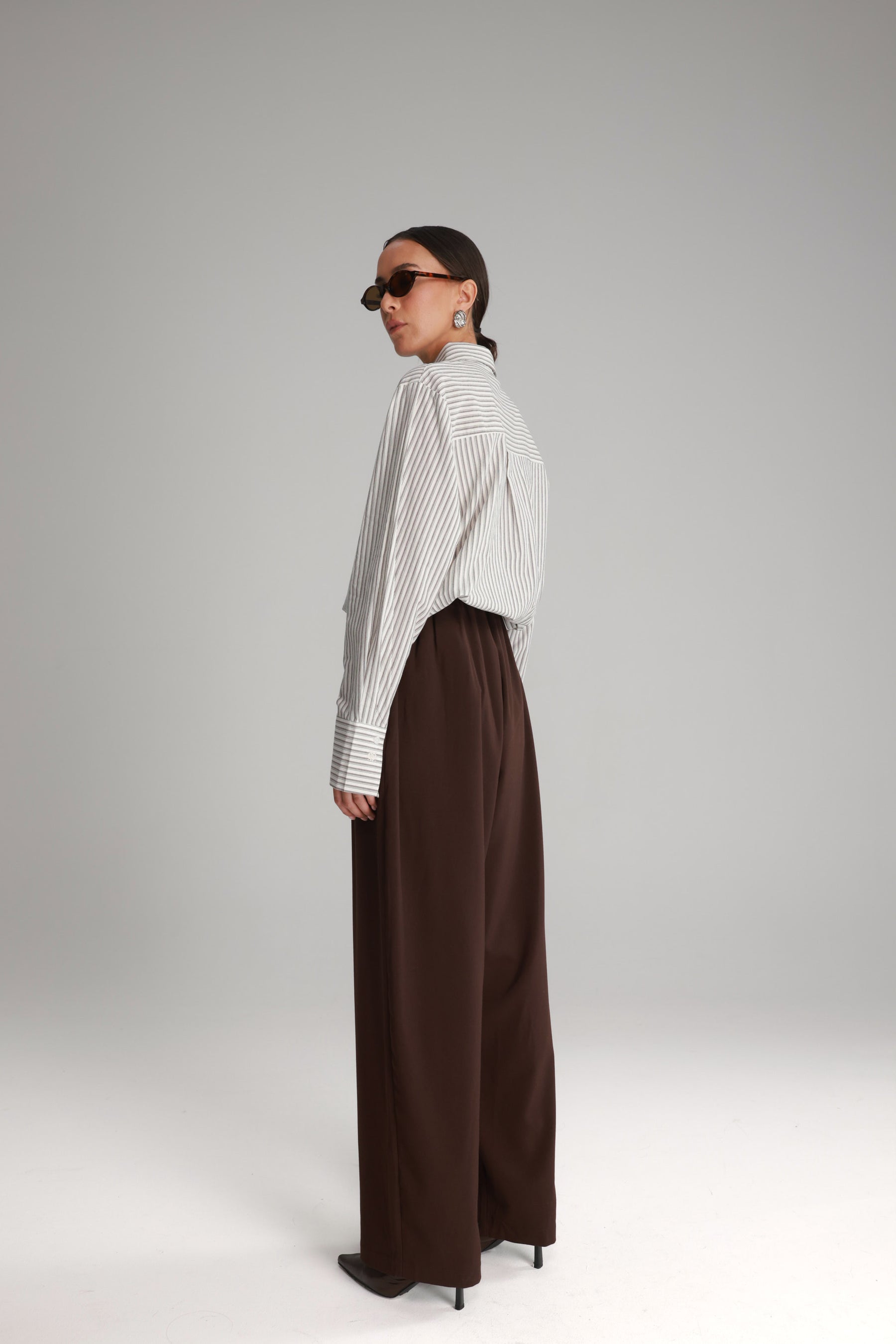 מכנסי מנואלה חום כהה